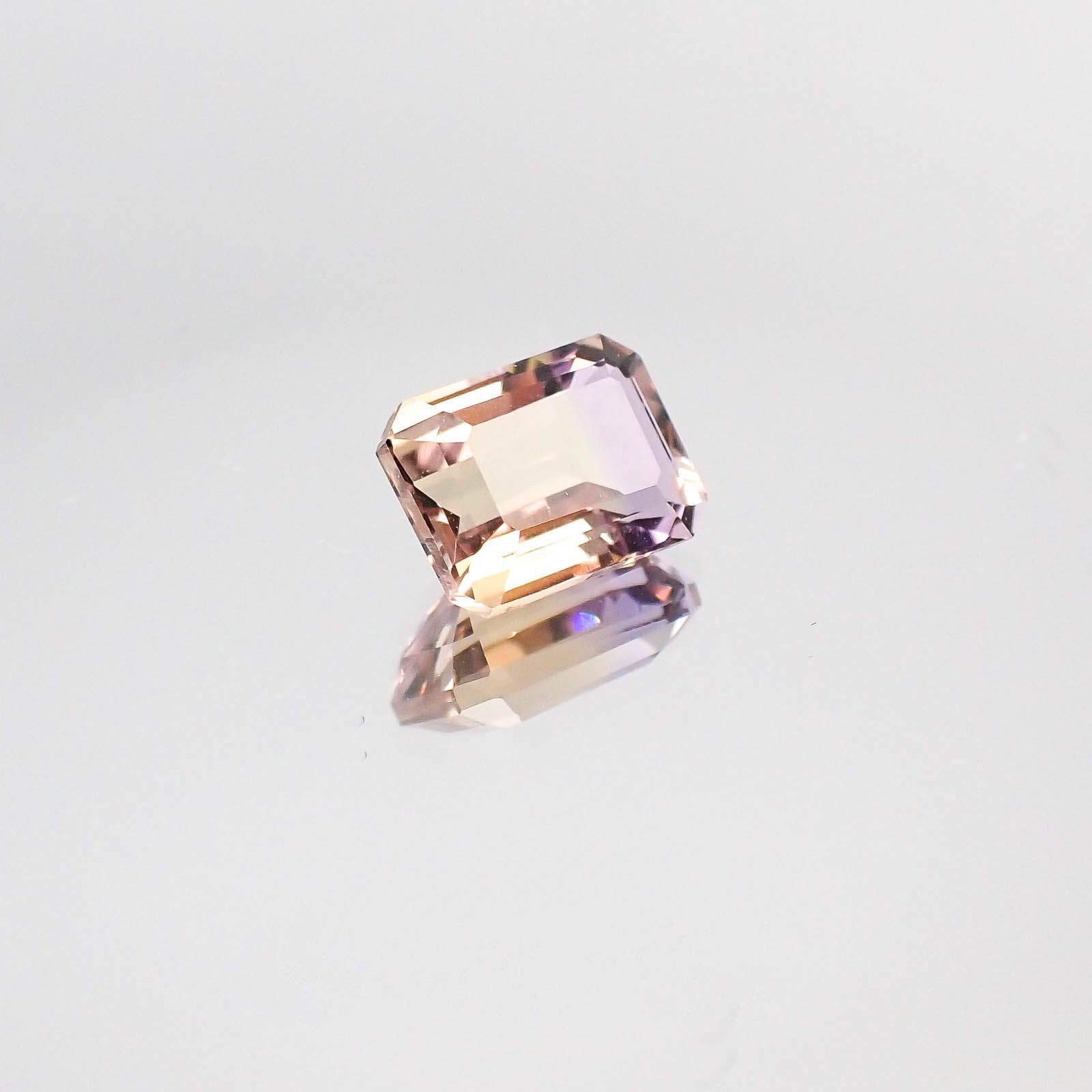 アメトリン(宝石名バイカラー・クォーツ/別名アメトリン)ボリビア産 1.59ct 識別済[231023881]8x6.1mm前後