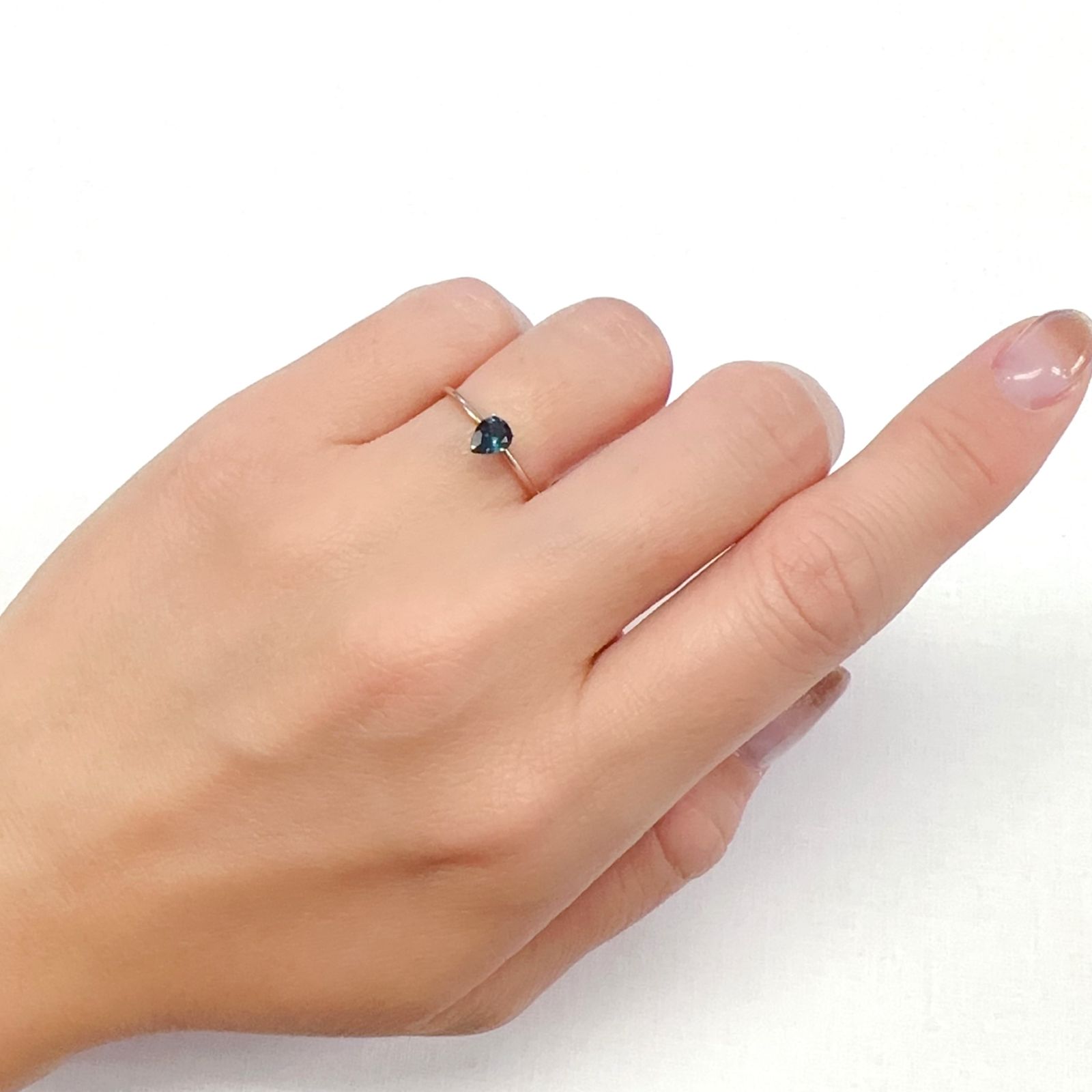 インディゴライト ブラジル/アフリカ産 0.32ct[230923523]5.1x4mm前後