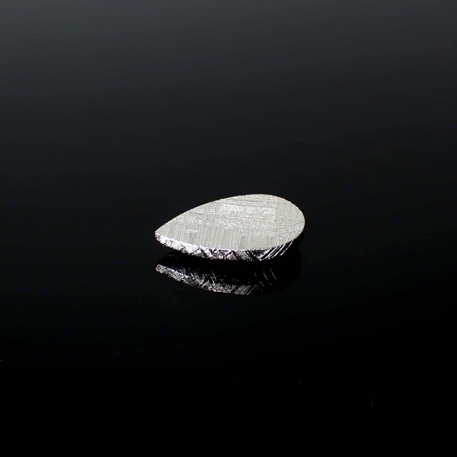 ムオニナルスタ隕石 発見地:スウェーデン 10.12ct[240125801]15.8x9.9mm前後