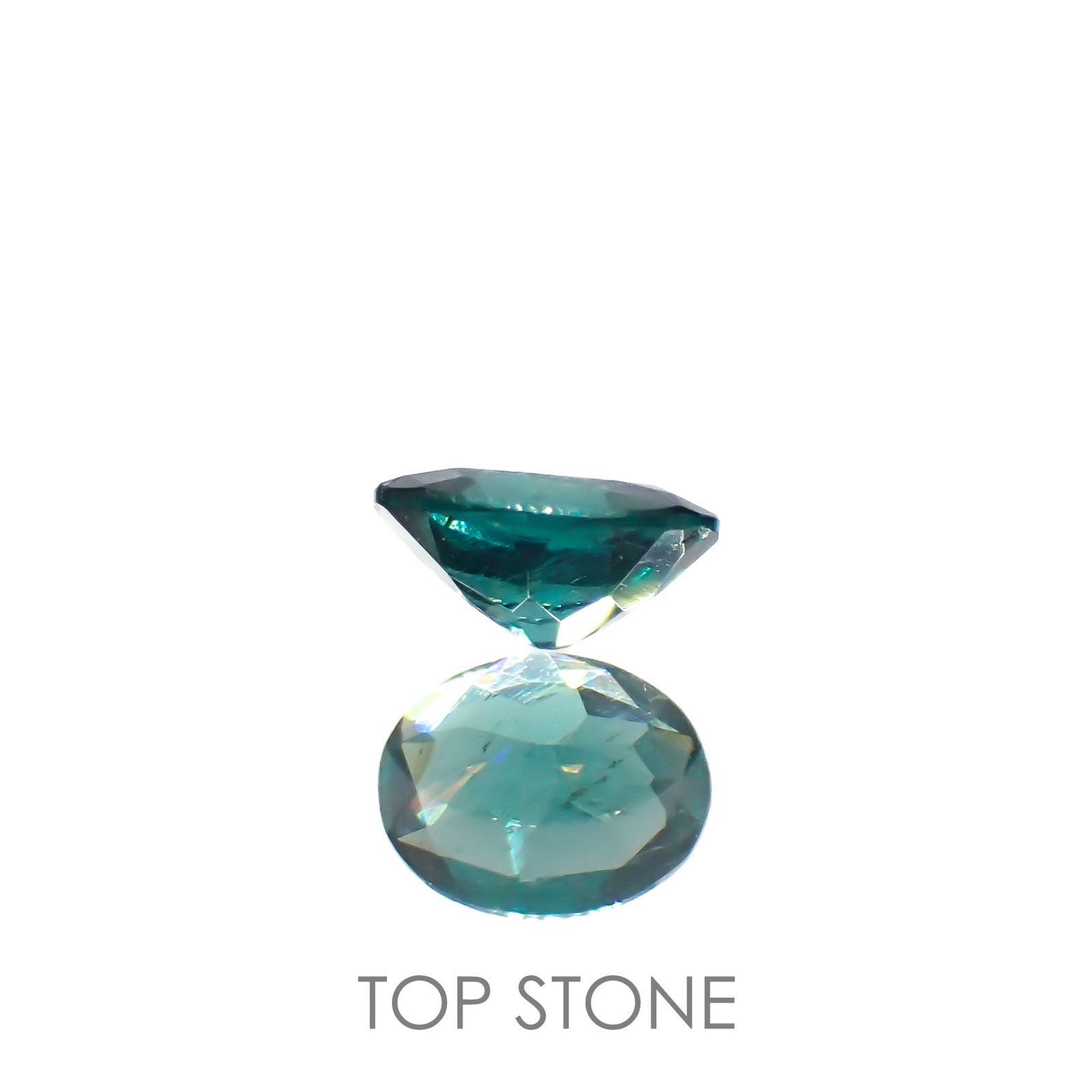 グリーンアパタイト(ノーブルモロキサイト)(宝石名アパタイト)マダガスカル産 0.29ct 識別済[220616379]4.8x3.8mm前後