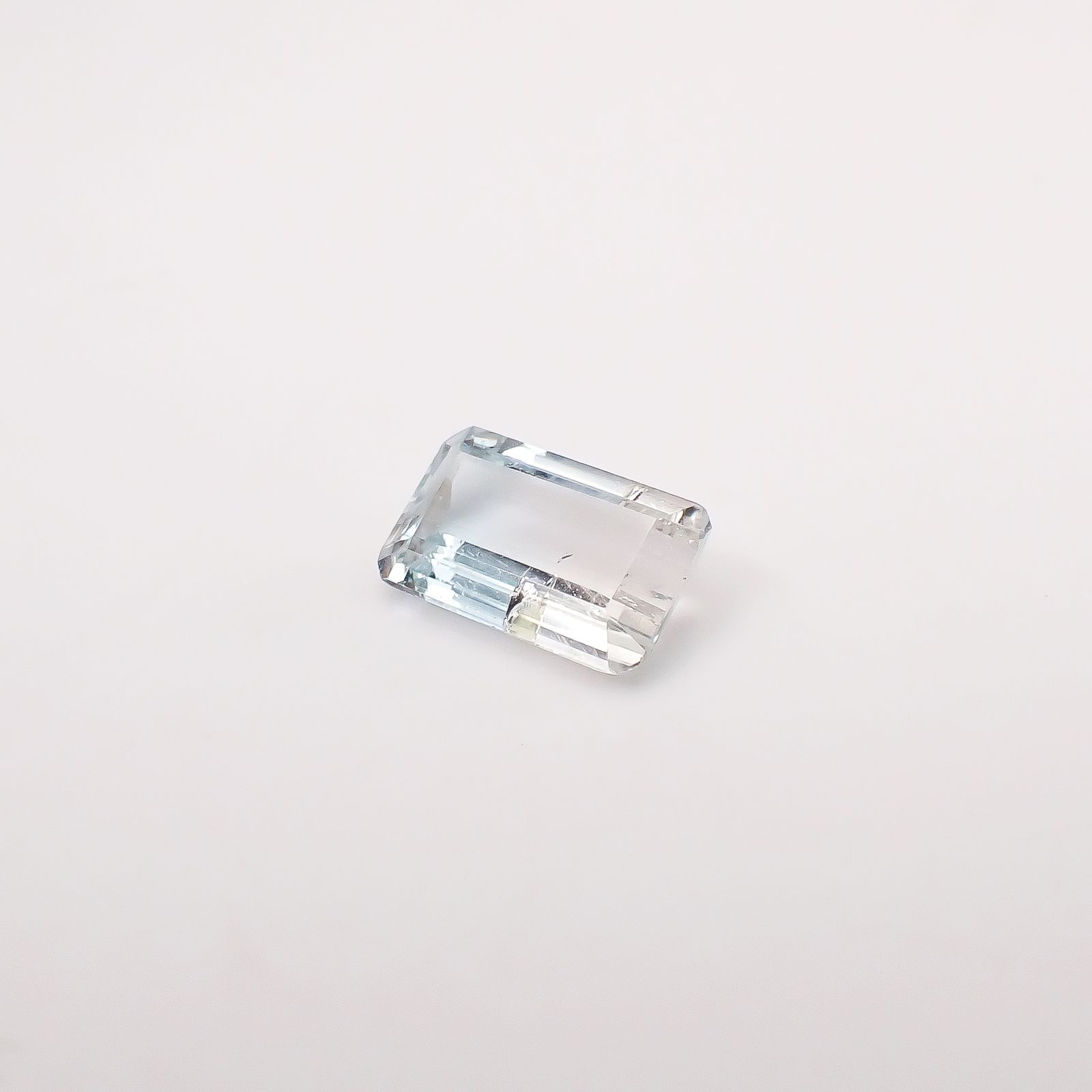 バイカラートパーズ 非加熱 ブラジル産 3.42ct / 11.4x7mm前後 [260331800]