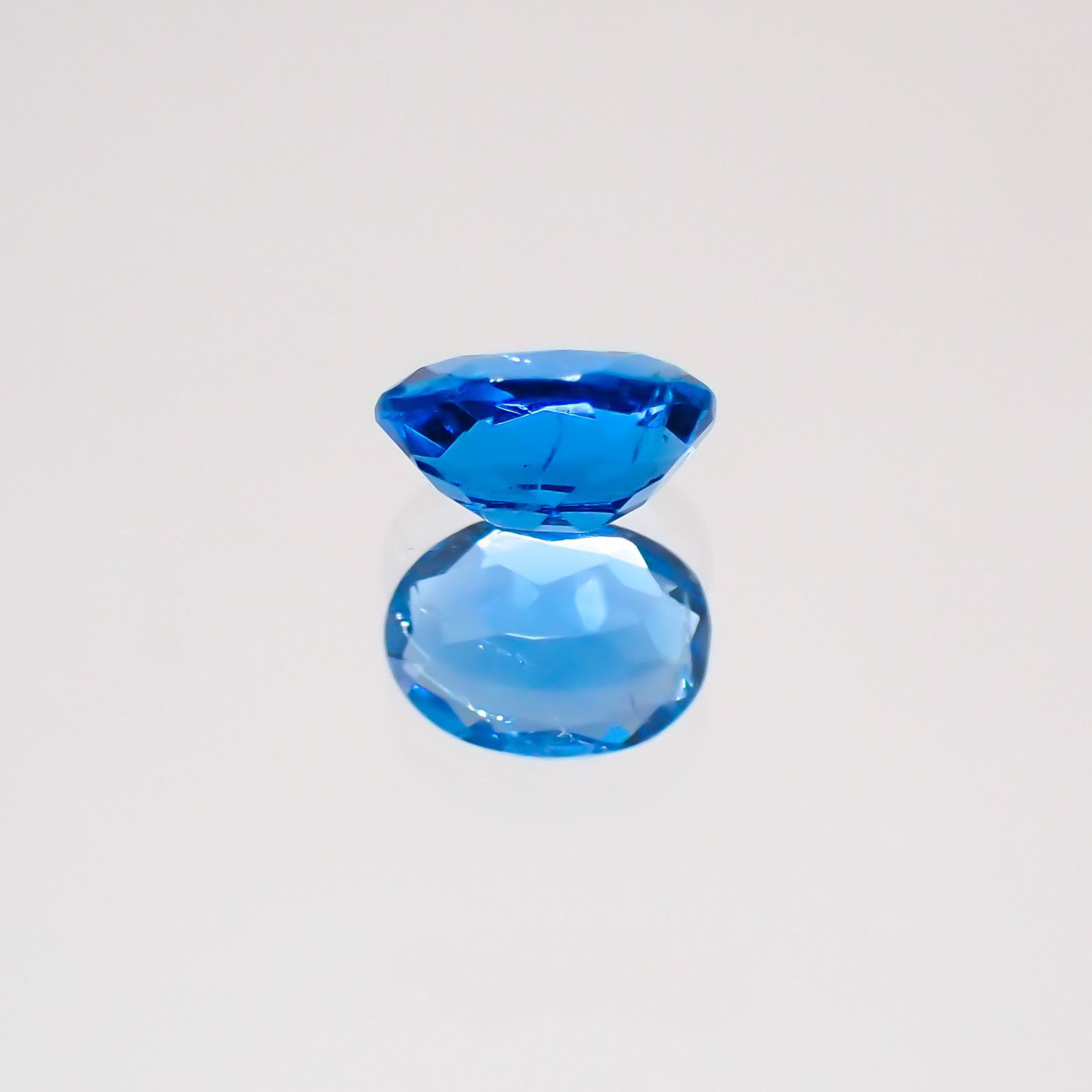 アウイナイト フルオレッセンス(宝石名アウイナイト) ドイツ産 0.145ct ソ付(日独)[21019335]4×2.9mm前後