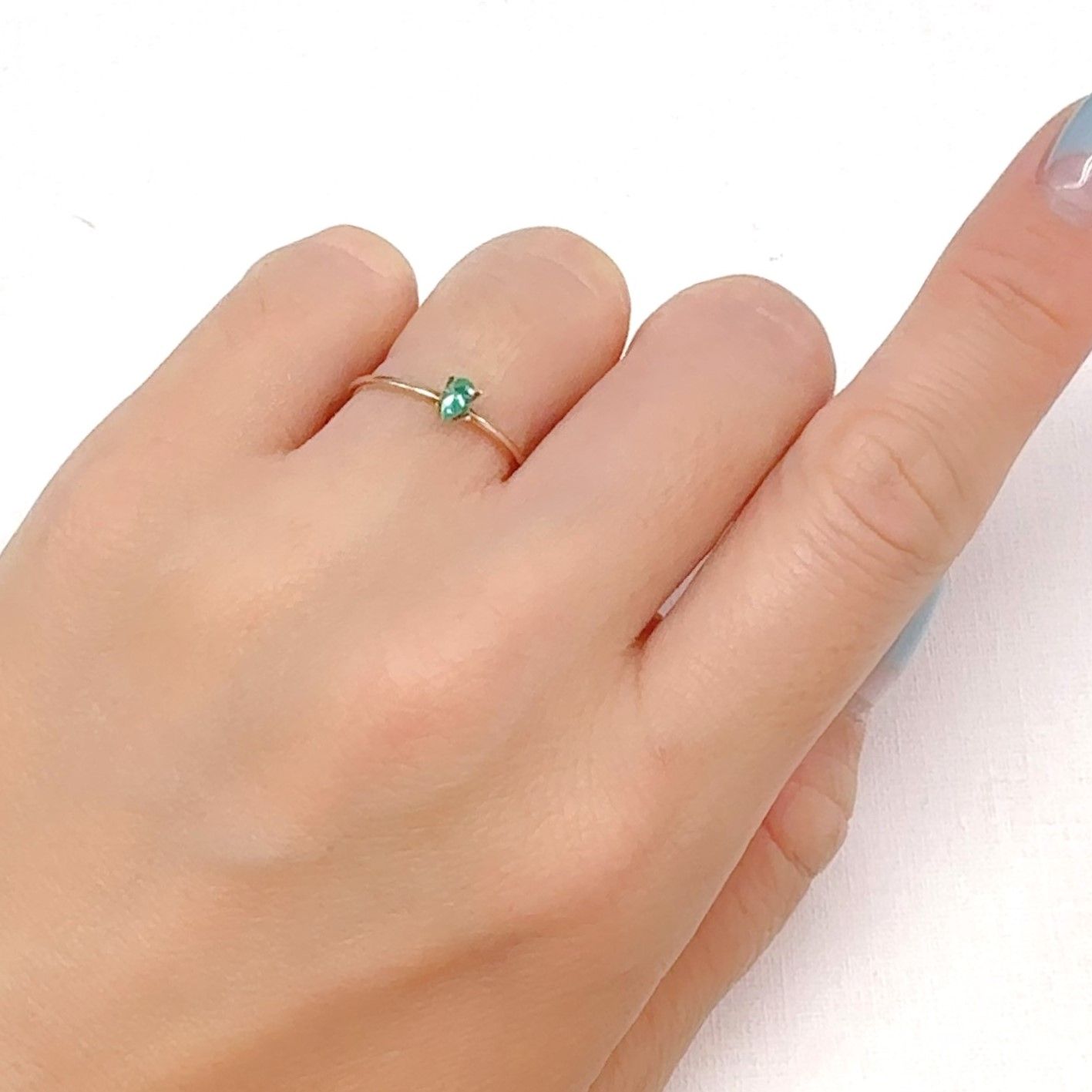 パライバトルマリン ブラジル・ムルング鉱山産 0.10ct[240928754]4.3x2.4mm前後