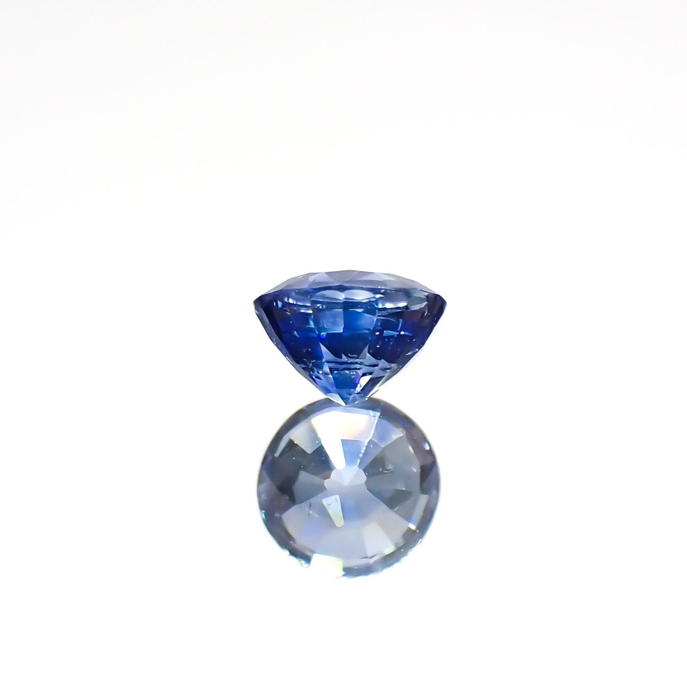 アイスブルーサファイア(宝石名サファイア)スリランカ/マダガスカル産 0.42ct 識別済[220515971]4.4x4.3mm前後