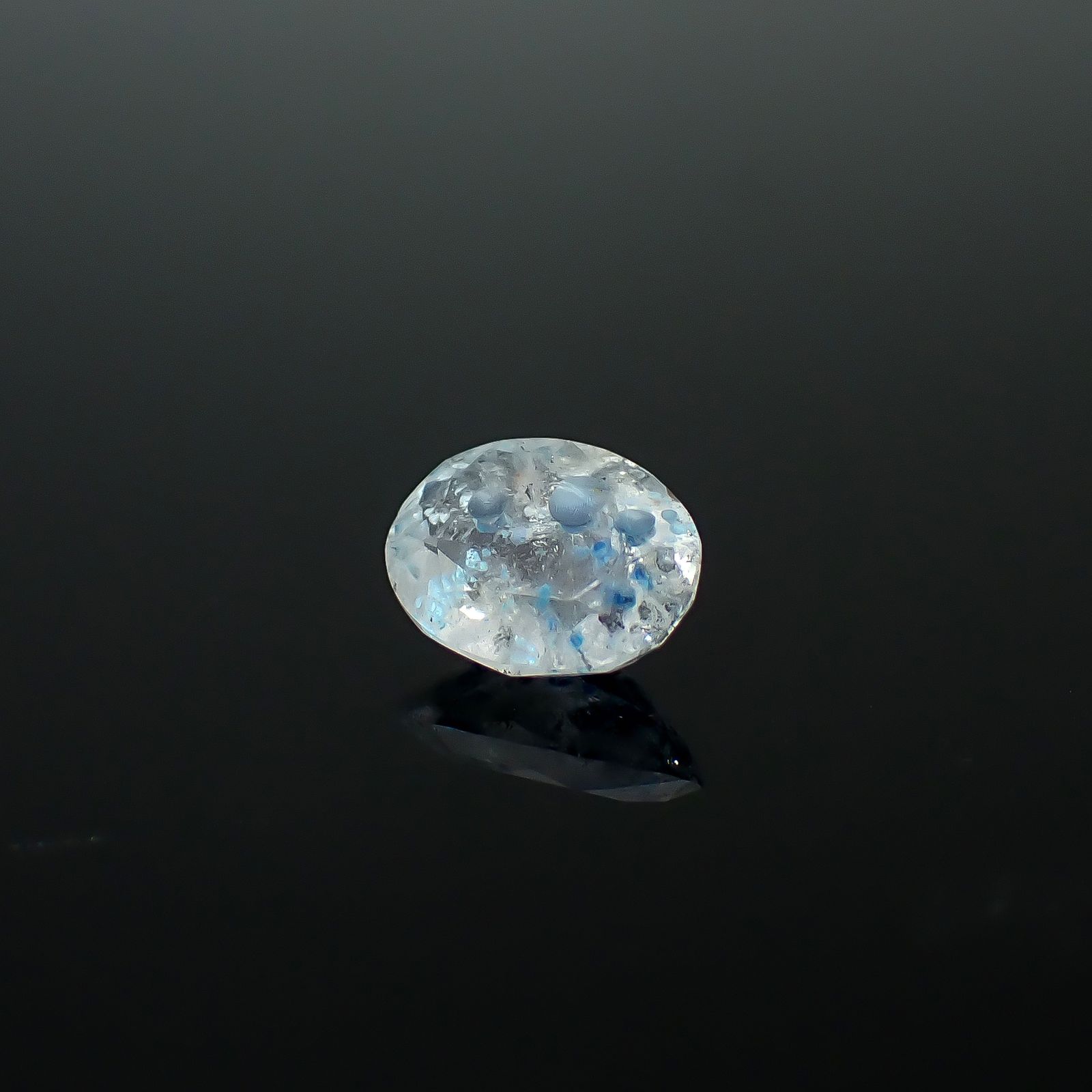 パライバクォーツ ブラジル産 1.64ct / 9.4x7.1mm前後 [260632498]