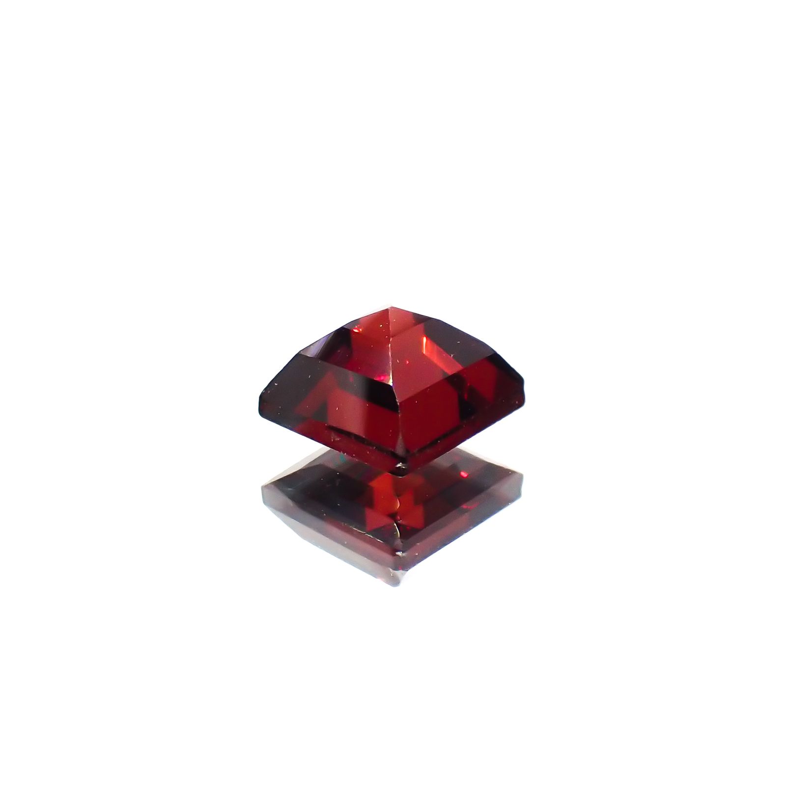 パイラルスパイトガーネット モザンビーク産 0.98ct[230421780]5x5mm前後