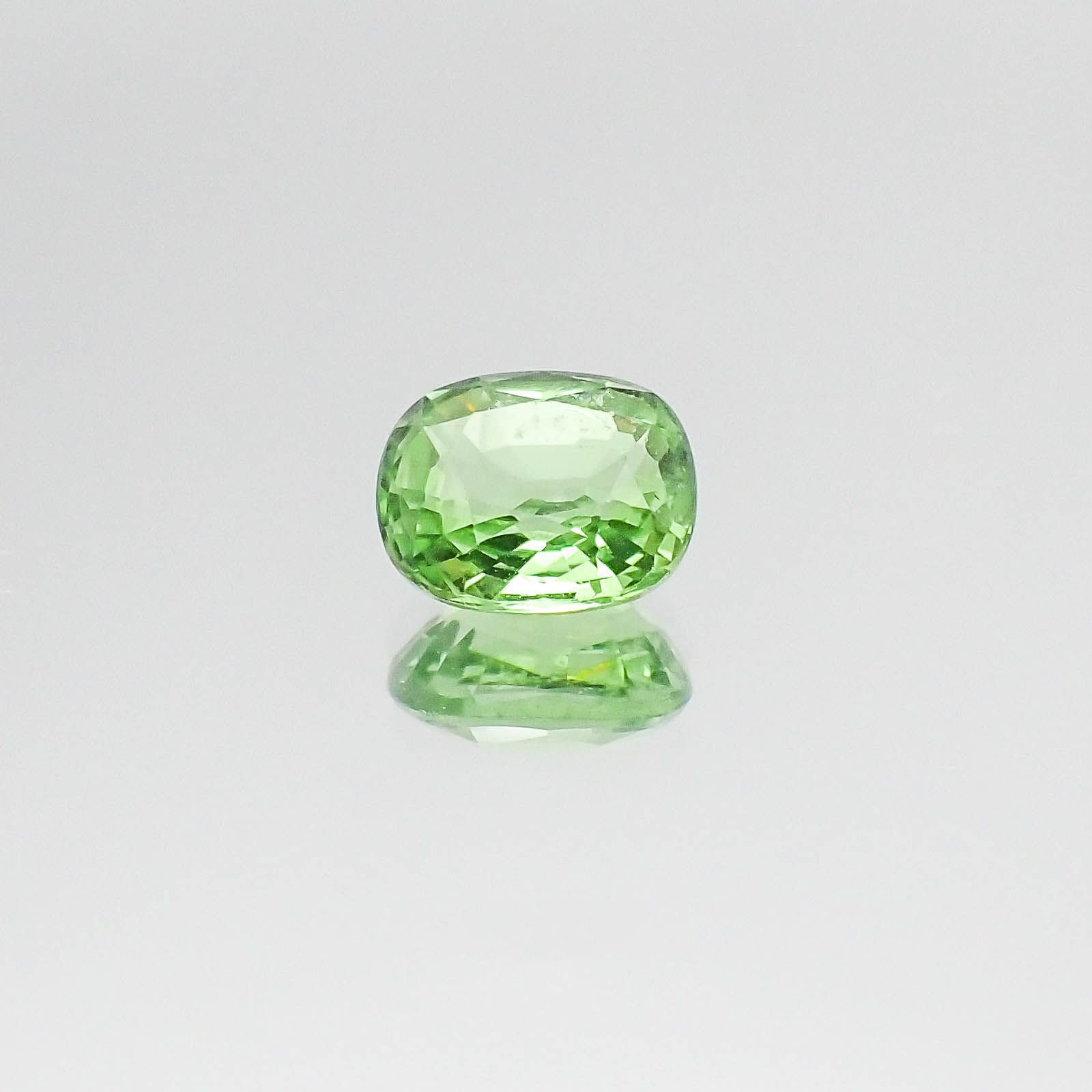 ミントガーネット(宝石名グリーン グロッシュラー・ガーネット)タンザニア産 1.09ct 識別済[230522254]6.4x5.6mm前後