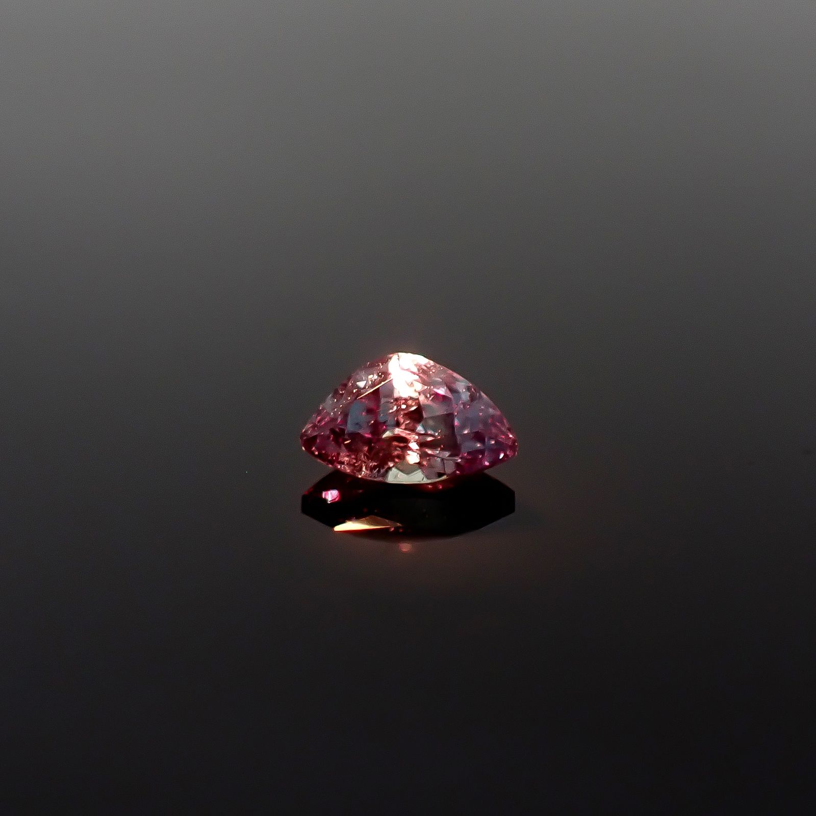 ◇カスタムカット◇アレキサンドライト ロシア産 0.33ct / 3.4x5.8mm前後 [260532146]