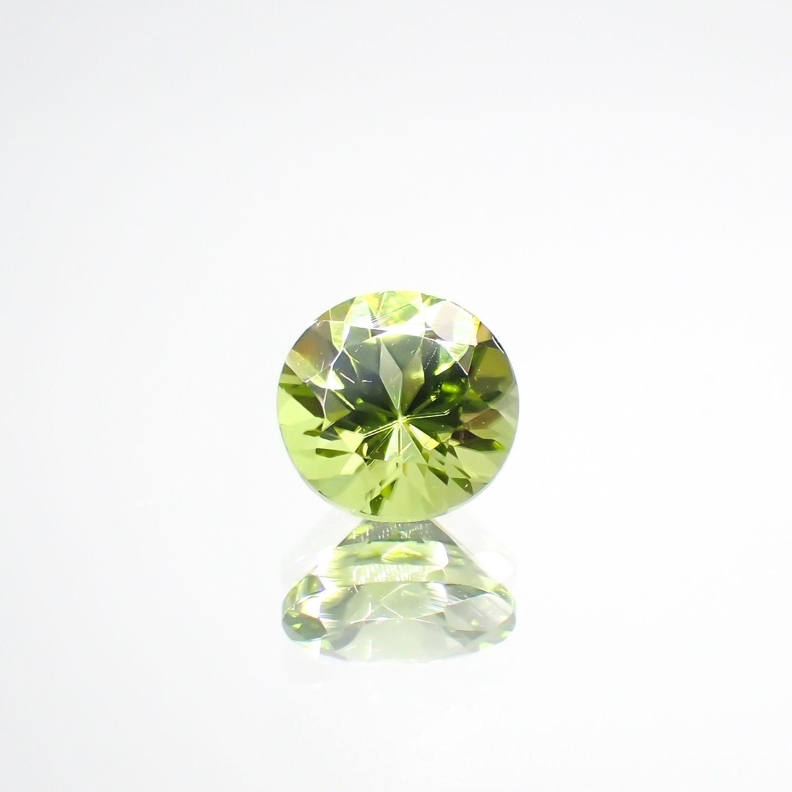 ペリドット(宝石名ペリドット) パキスタン産 1.13ct 識別済[210813074]6.4×6.4mm前後
