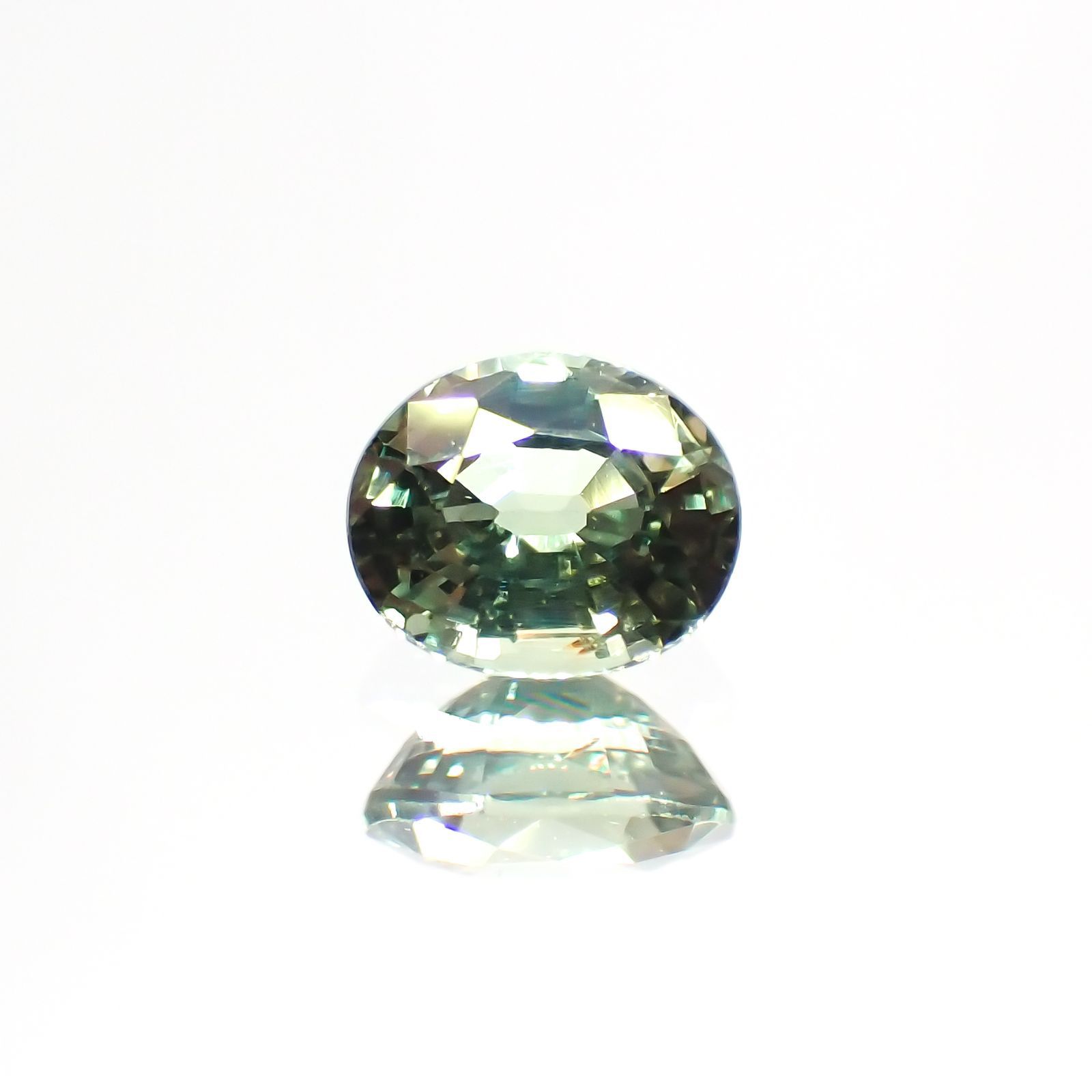 アレキサンドライト(宝石名アレキサンドライト) マダガスカル産 0.309ct ソ付(彩珠/CGL）[20106993]4.2×3.5mm前後