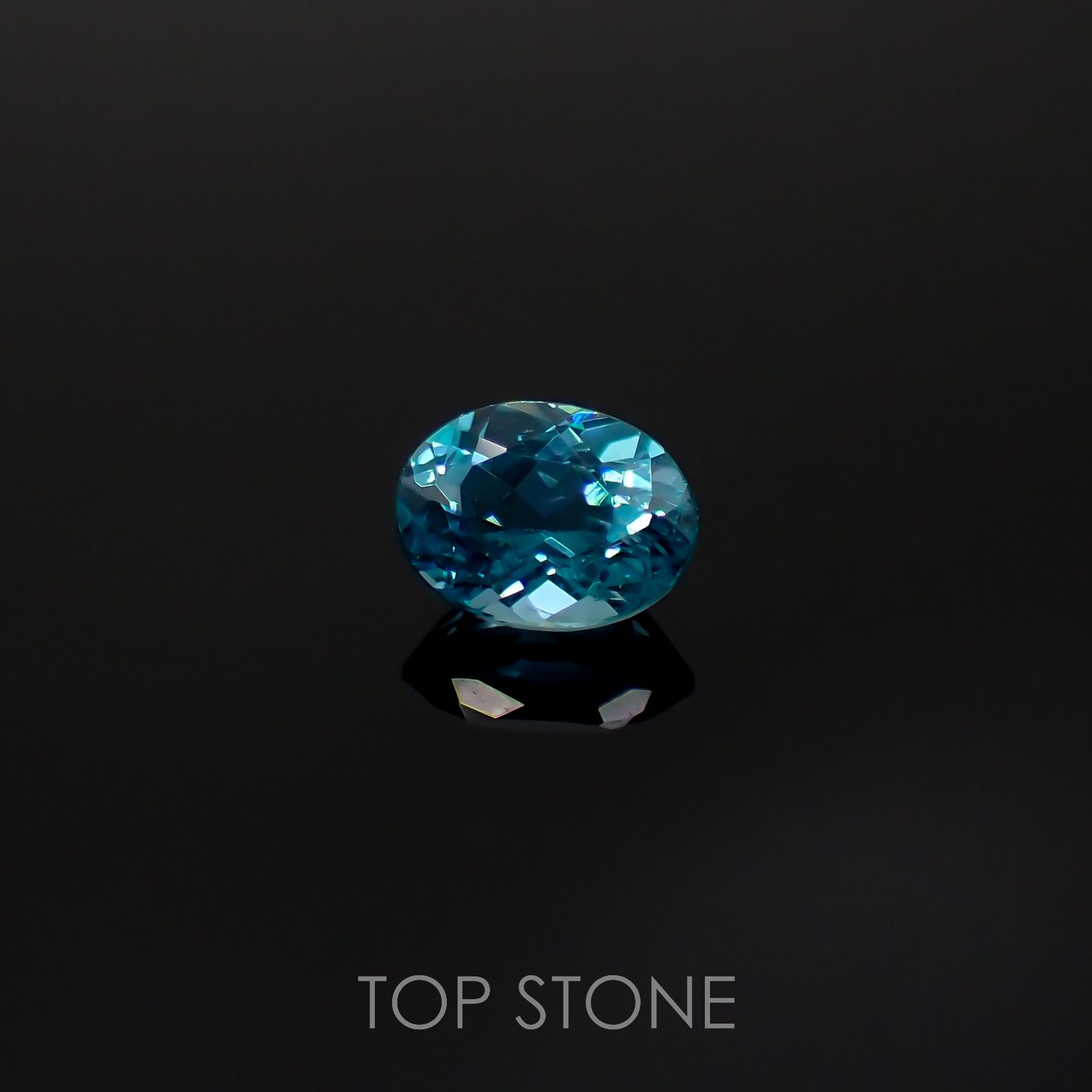アパタイト(宝石名アパタイト)マダガスカル産 0.78ct 識別済[220616385]6.3x4.9mm前後