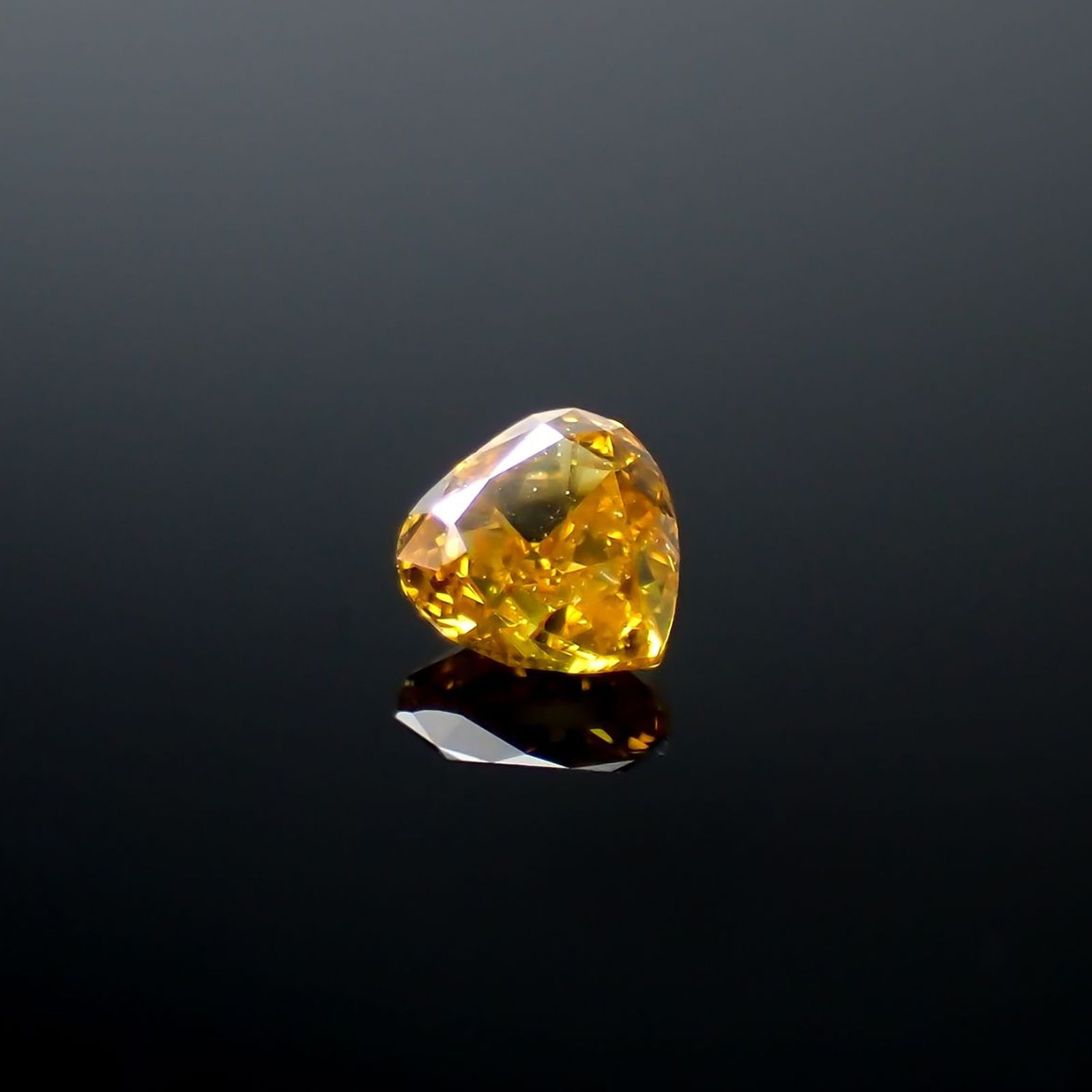 イエローダイヤモンド I-1 | FANCY DEEP ORANGE YELLOW(宝石名ダイアモンド) ソ付(CGL) 0.089ct / 2.74x2.69mm前後 [260625392]