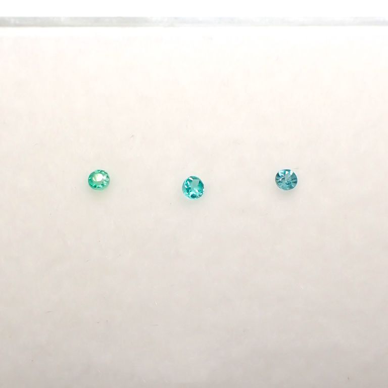 パライバトルマリン カラーグラデーション3pcsセット ブラジル産 0.049ct(3pcs合計)[230220494]1.5-1.6x1.5-1.6mm前後