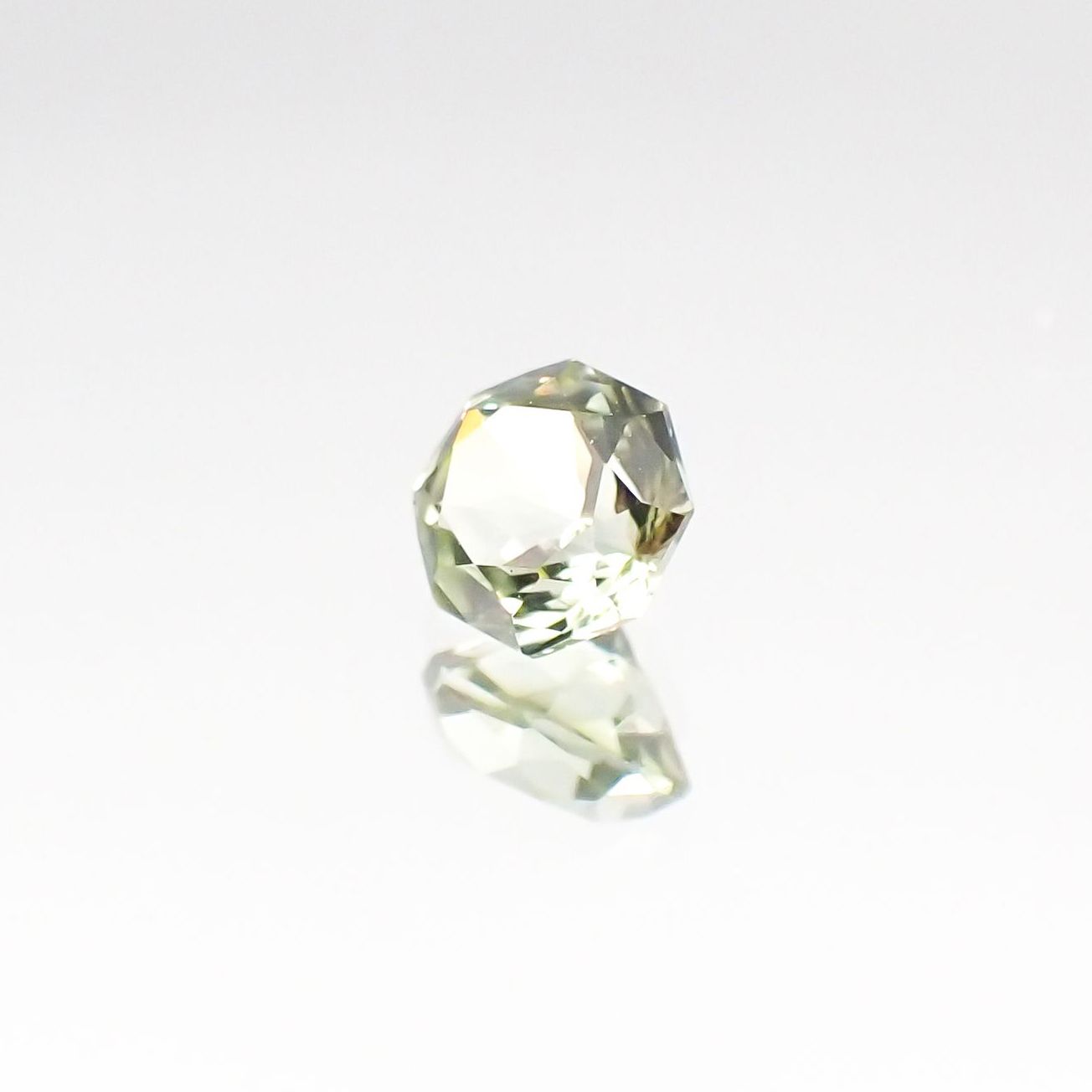 ◇オクタゴンカット◇グリーントルマリン SA(宝石名グリーン・トルマリン)ブラジル/アフリカ産 0.30ct 識別済[231124195]4x4mm前後