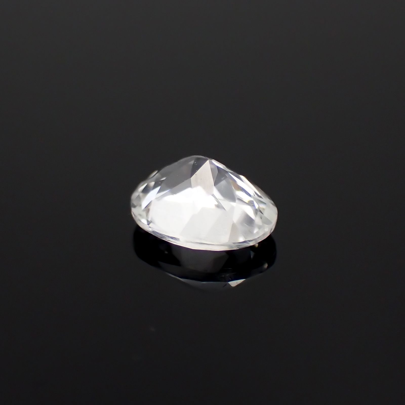 フェナカイト(宝石名フェナカイト)ブラジル産 0.69ct 識別済[230923402]6.5x5.1mm前後