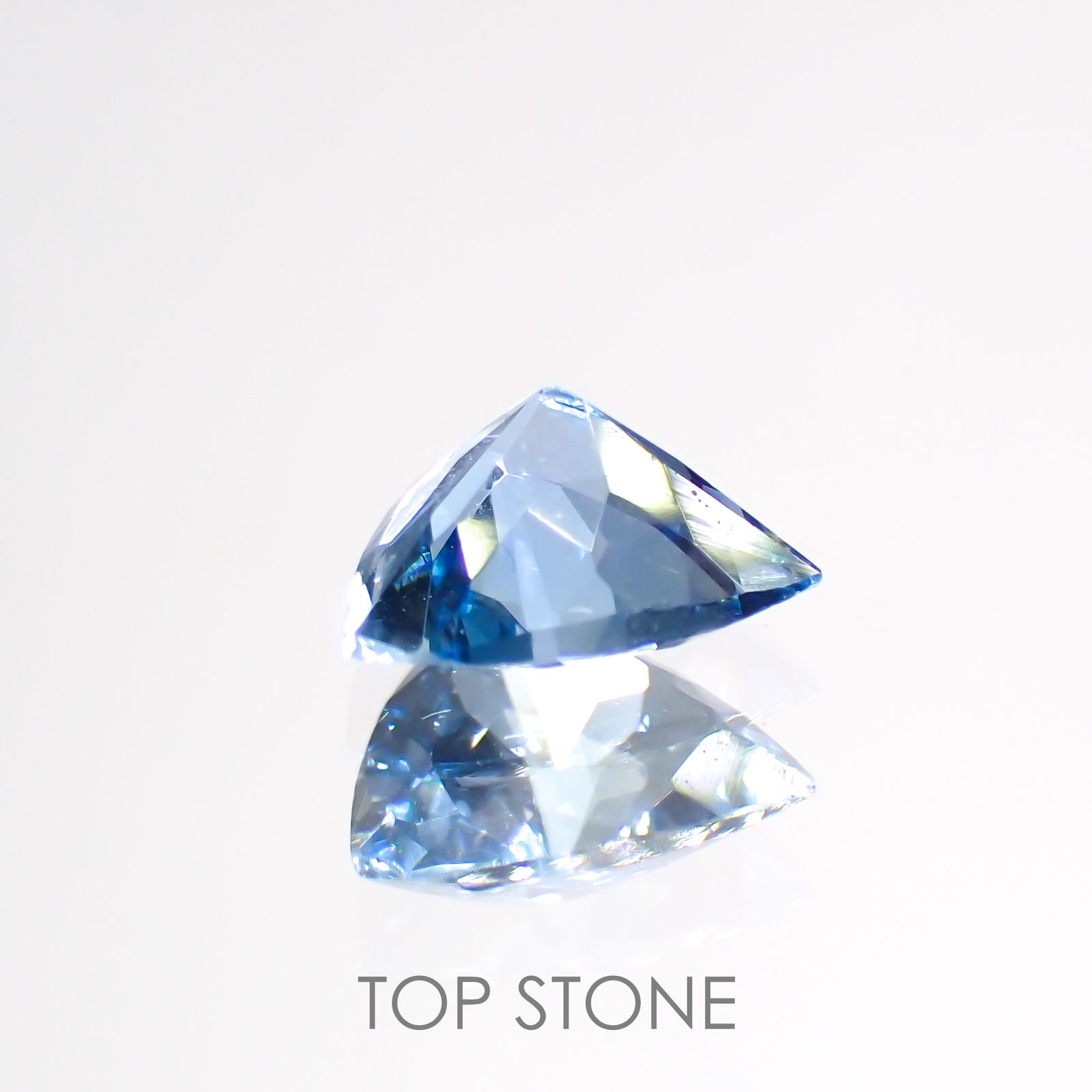 サンタマリアアクアマリン ブラジル産 0.47ct[220114044]5.6x5.7mm前後