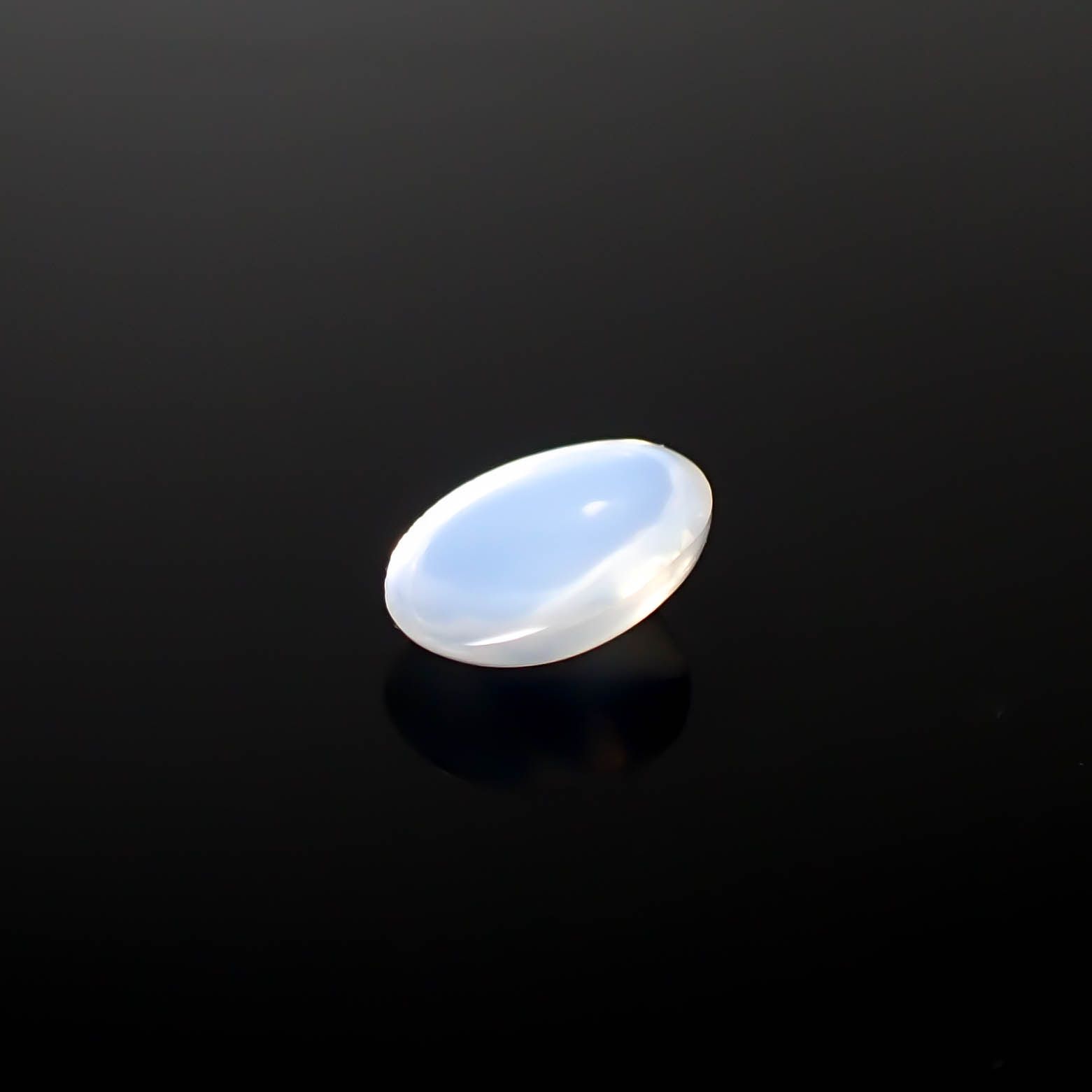 ムーンストーン(宝石名オーソクレース)インド/スリランカ産 0.97ct 識別済[240527720]8.2x6.3mm前後