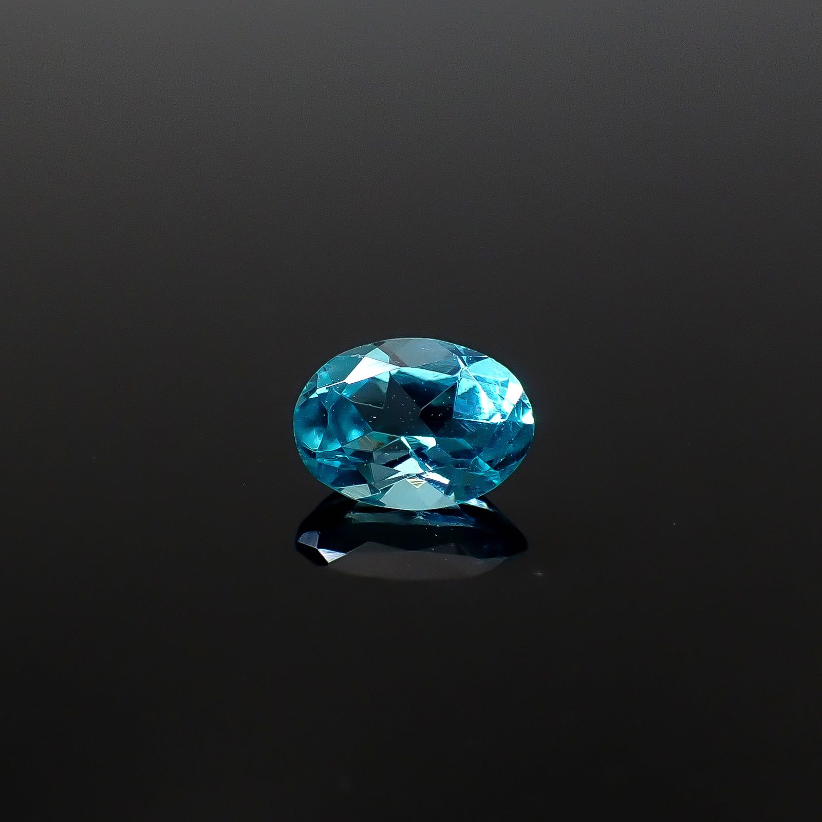 アパタイト(宝石名アパタイト)ブラジル産 0.84ct 識別済[230522008]7x5.2mm前後
