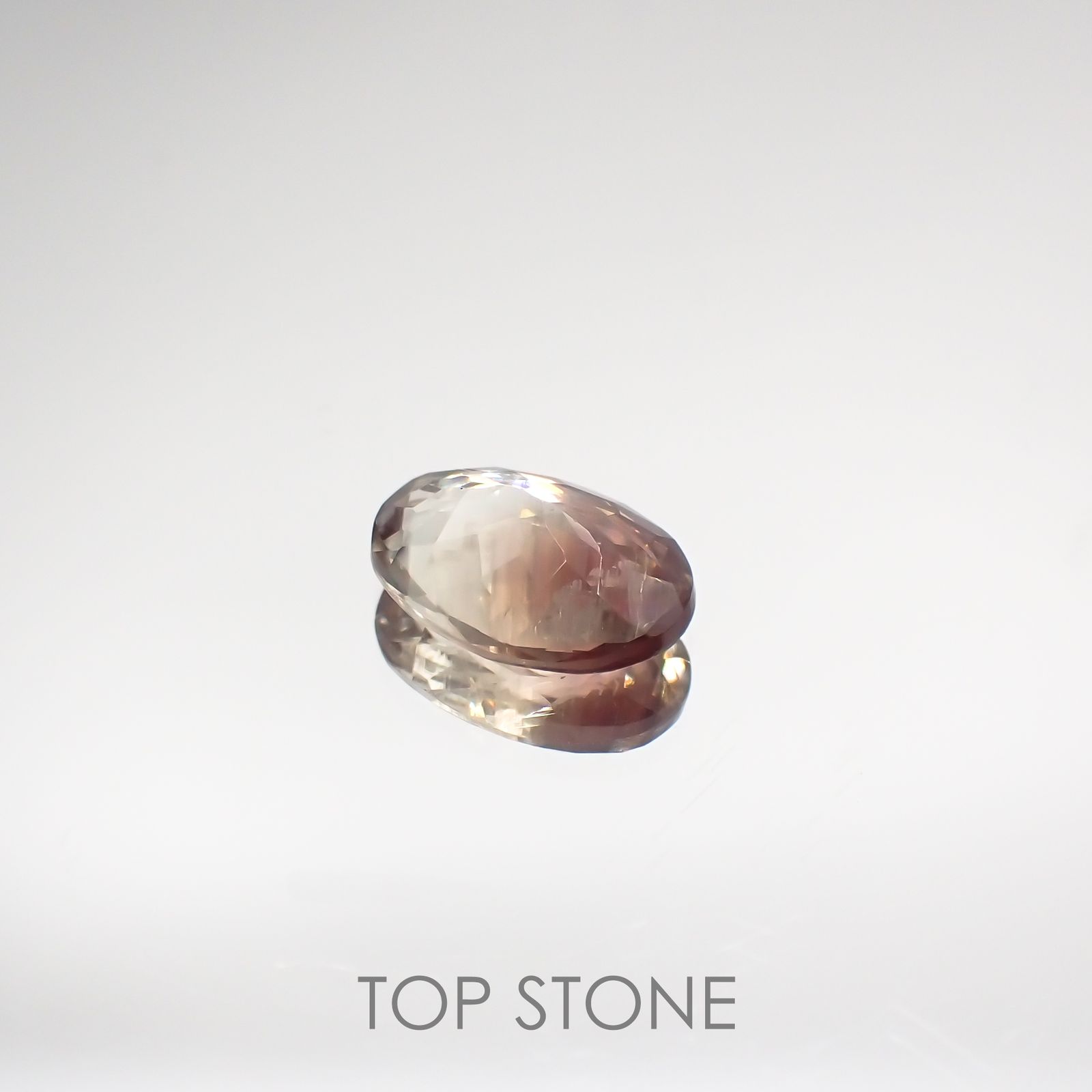 バイカラーオレゴンサンストーン(宝石名バイカラー・ラブラドライト) アメリカ・オレゴン州産 0.85ct 識別済[210711948]8×5.8mm前後