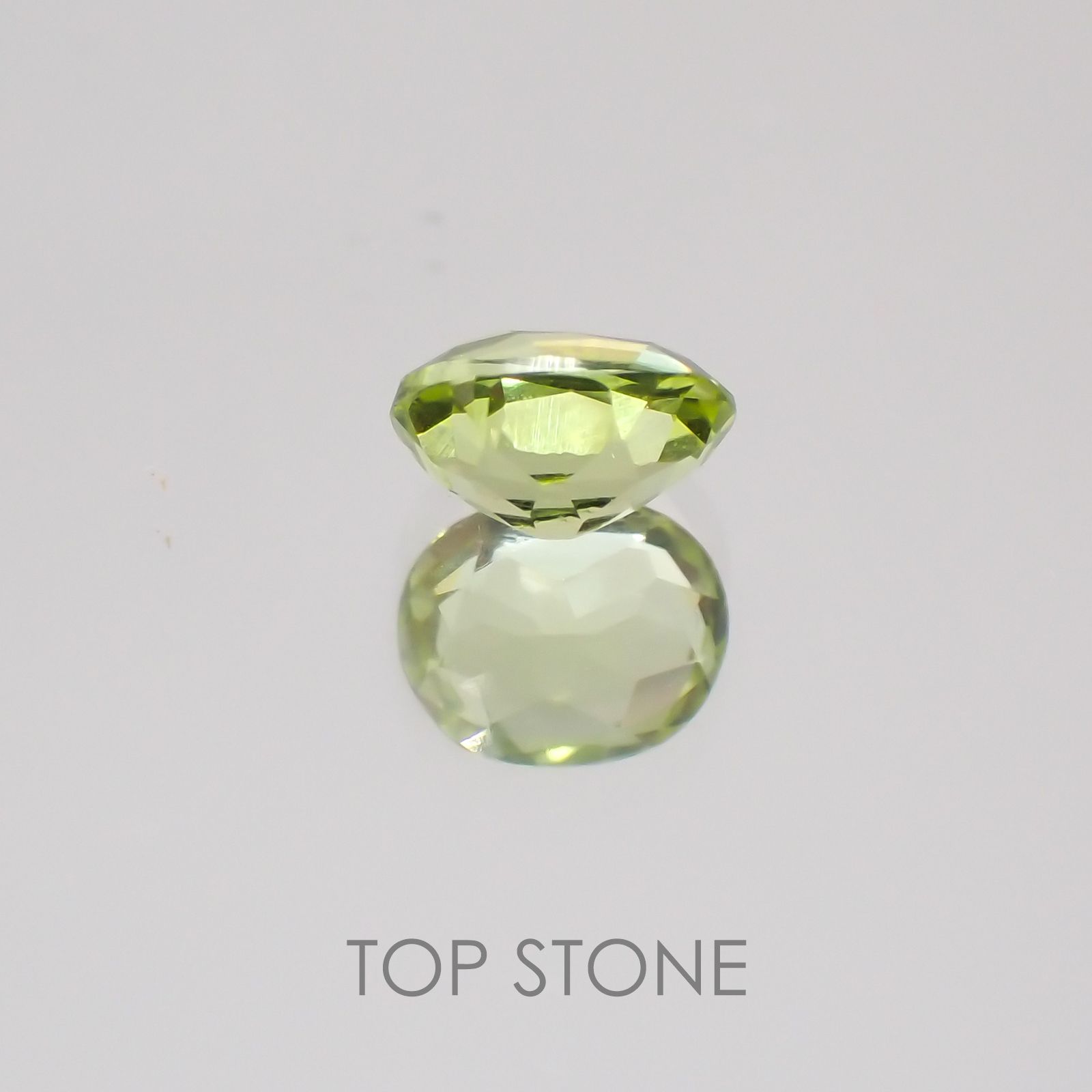 グリーンエンスタタイト カメルーン産 ルース 0.36ct[20128854]4.8×3.8mm前後