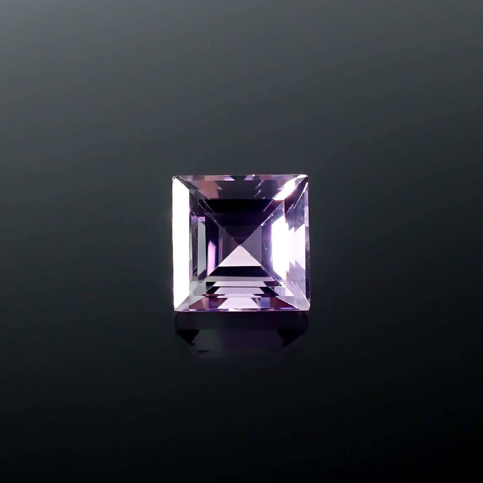 アワーグラスアメジスト モロッコ産 4.18ct / 9x8.9mm前後 [260125637]