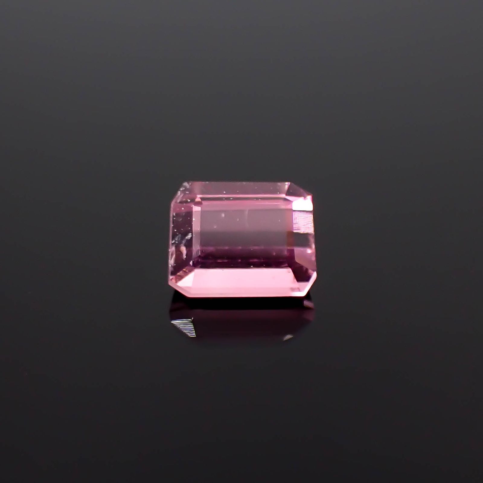 パープルトルマリン アフガニスタン産 0.44ct / 4.7x3.7mm前後 [251131317]