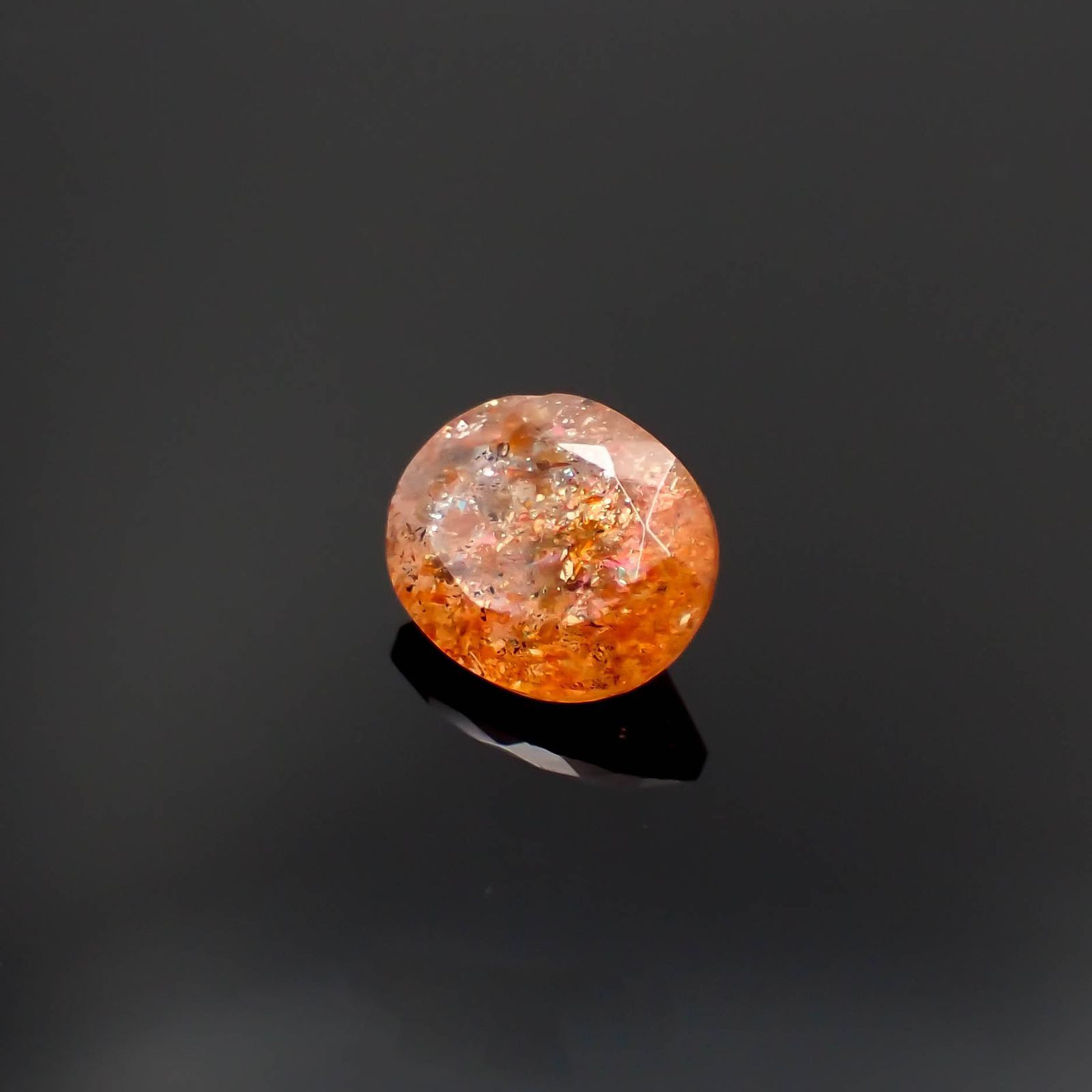 イリュージョンサンストーン(宝石名フェルドスパー)タンザニア産 識別済 3.00ct / 10.9x8.9mm前後 [230120117]