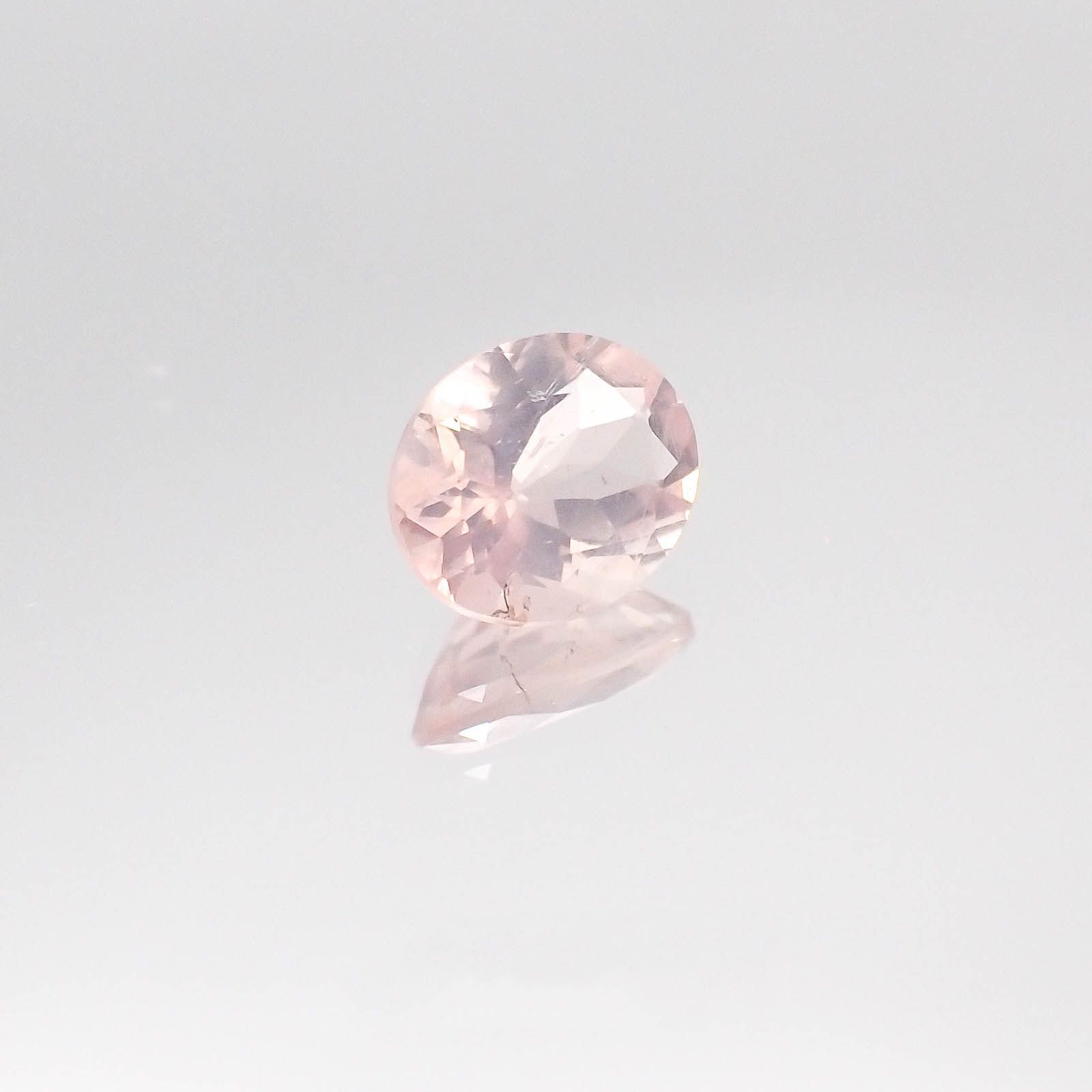 ローズクォーツ(宝石名ローズ・クォーツ)モザンビーク産 0.82ct 識別済[231023884]6.9x5.9mm前後