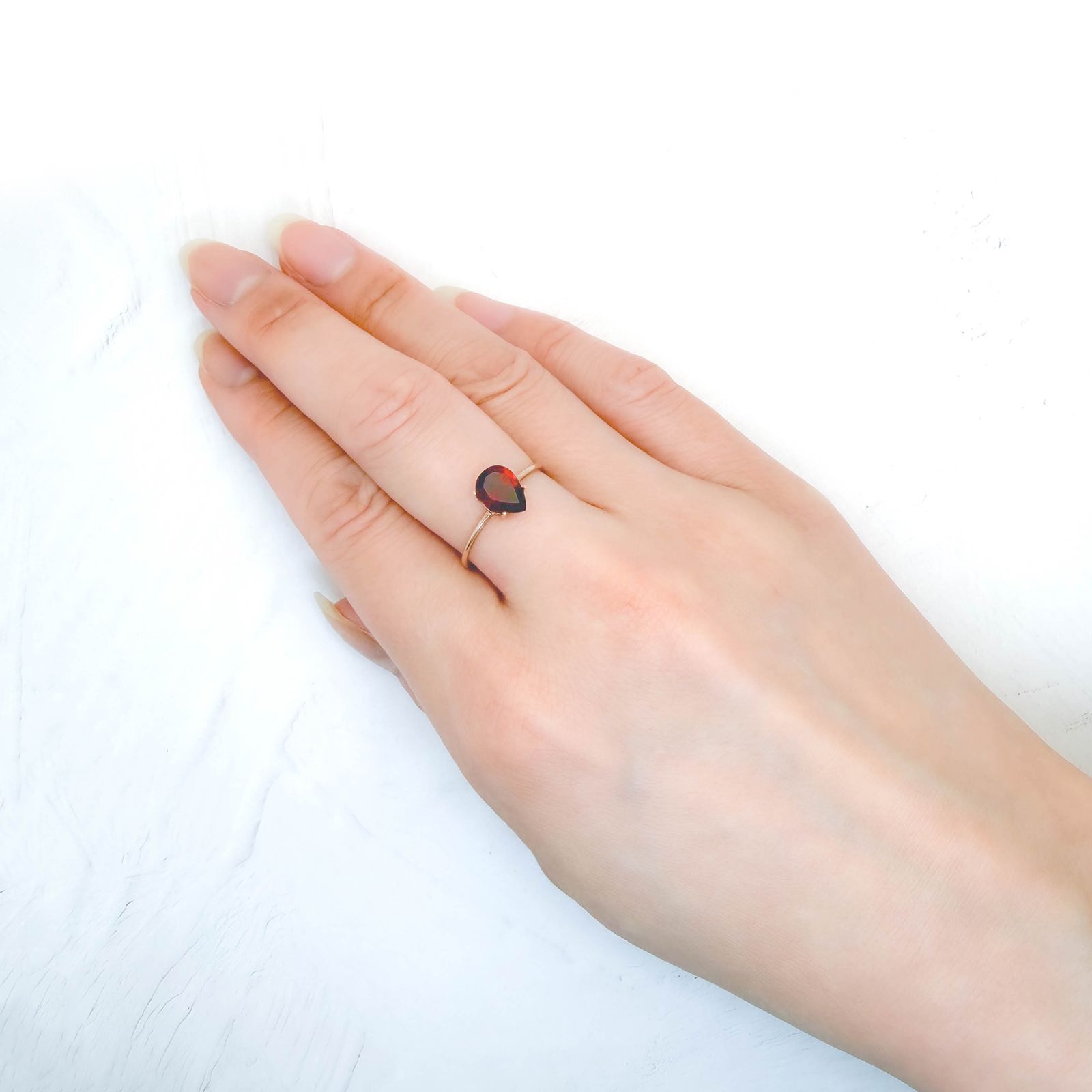 ◇ランダムセレクト◇パイロープアルマンディンガーネット モザンビーク産 約1.20ct / 8.1x6.1mm前後 [260532209]