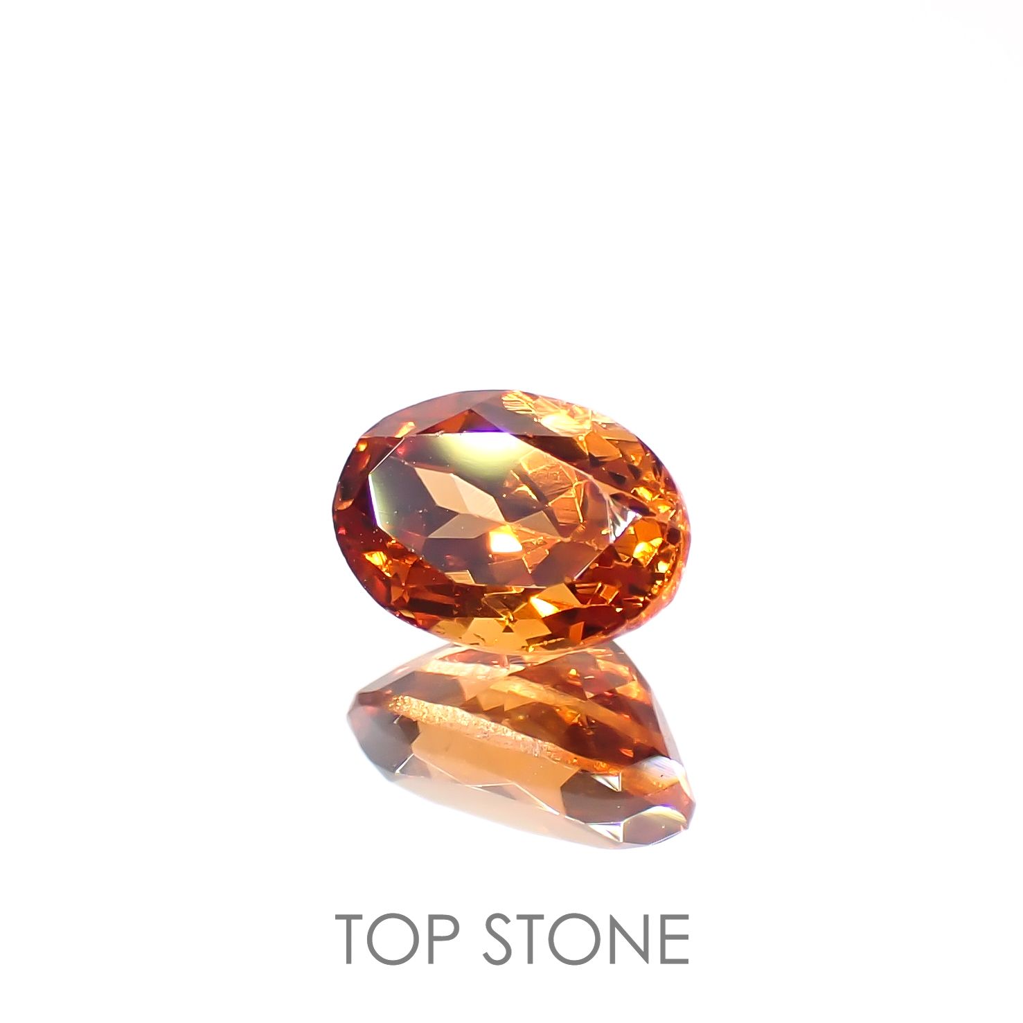 スペサルティンガーネット(宝石名ガーネット)タンザニア産 0.74ct 識別済[220817548]6.1x4.1mm前後