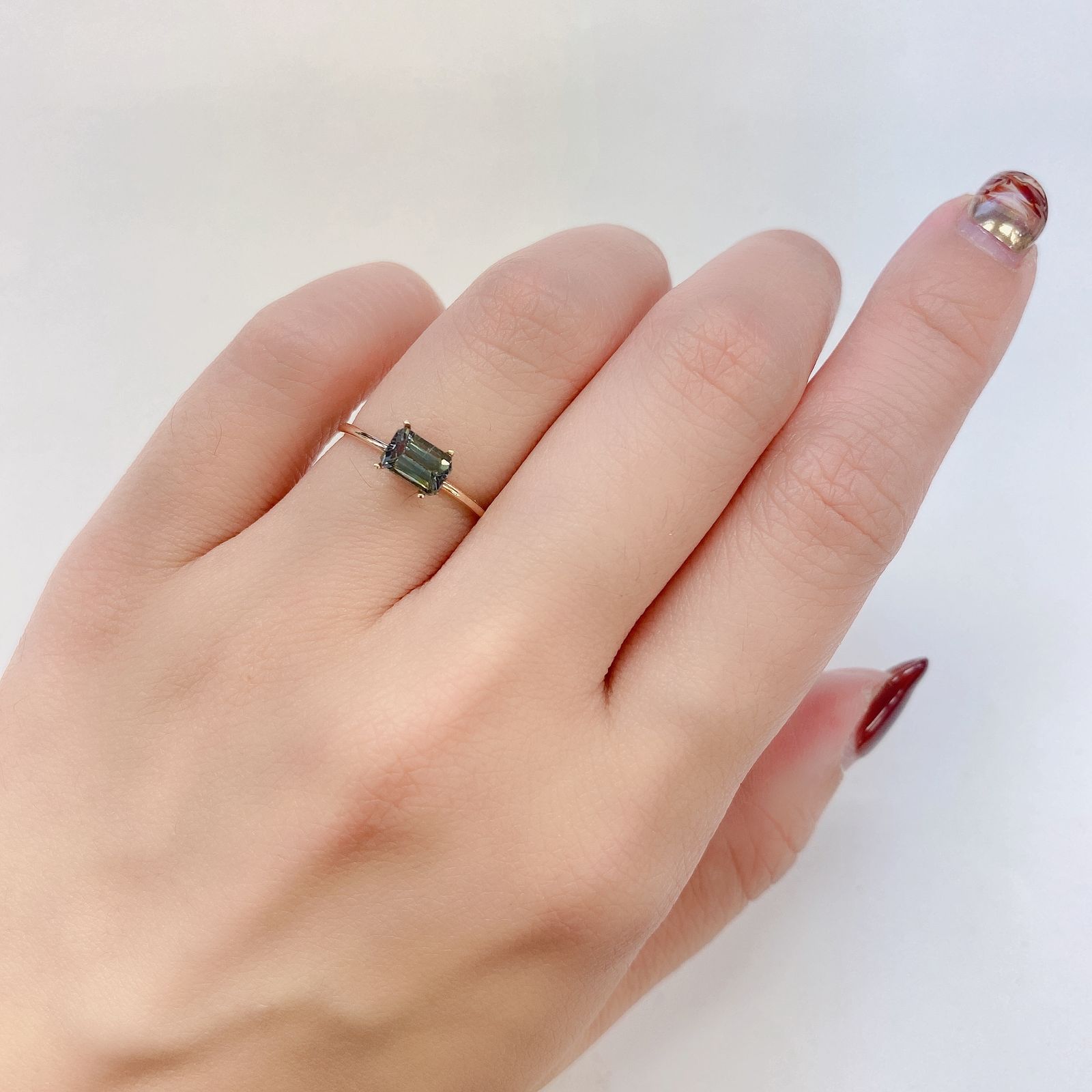 バイカラータンザナイト(宝石名ゾイサイト) タンザニア産 0.707ct ソ付(彩珠)[210711843]5.8×4.1mm前後