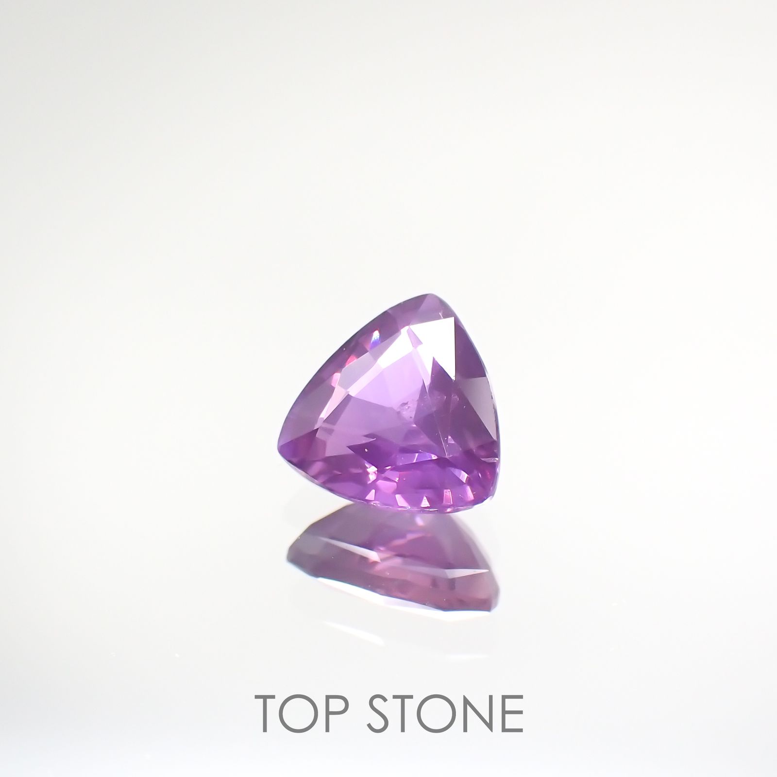 バイオレットサファイア(宝石名バイオレット・サファイア) マダガスカル/タンザニア産 1.334ct ソ付(彩珠)[210812482]6.7×6.9mm前後