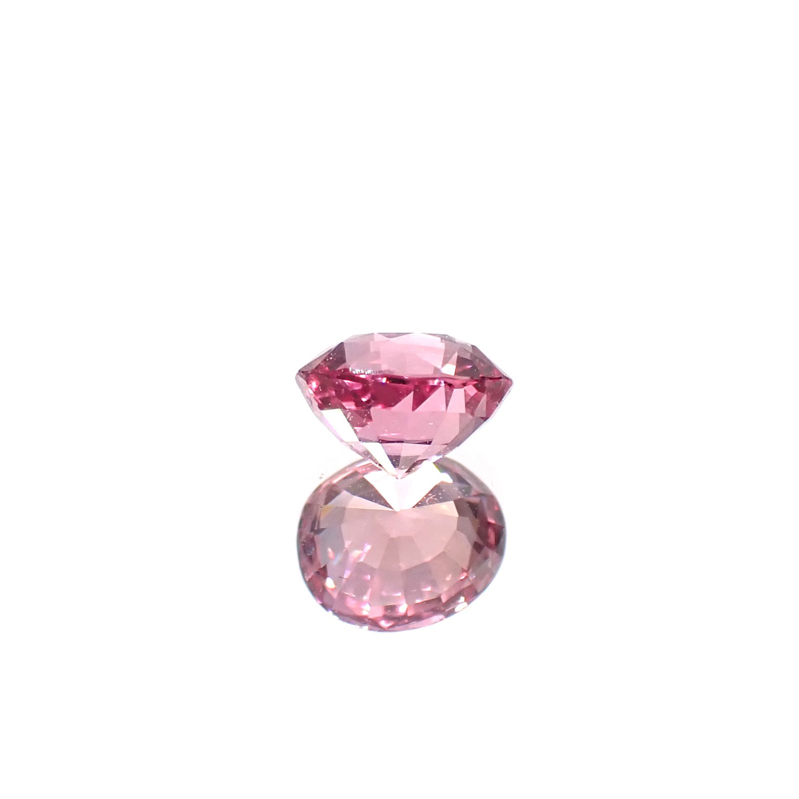 パパラチャサファイア(宝石名サファイア/別名パパラチャ・サファイア)スリランカ/マダガスカル産 DGL鑑付 0.919ct / 5.81x5.12mm前後 [251031286]