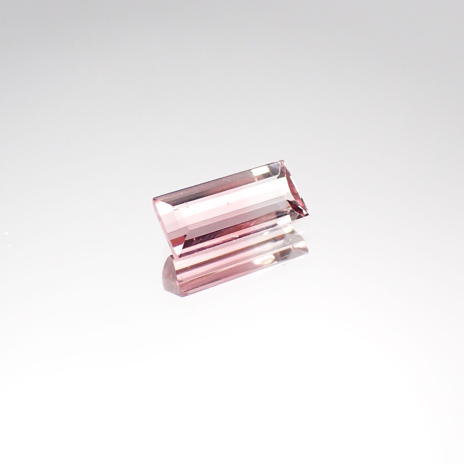 バイカラートルマリン(宝石名バイカラー・トルマリン)ブラジル産 1.13ct 識別済[230622372]9x4.1mm前後