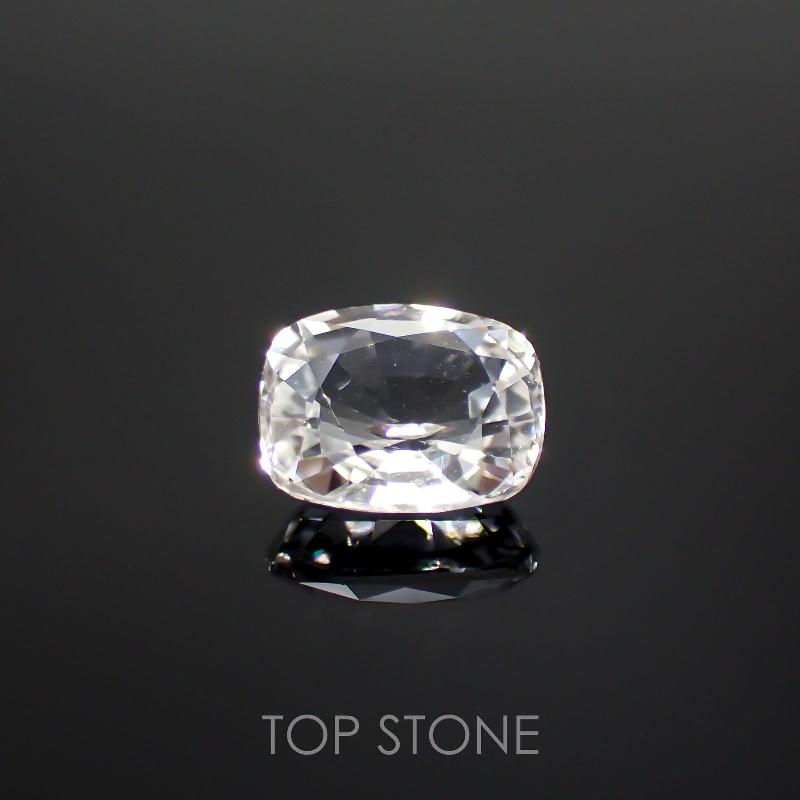 フェナカイト(宝石名ホワイト・フェナカイト) ブラジル産 2.262ct ソ付(彩珠)[210812704]9×7.4mm前後