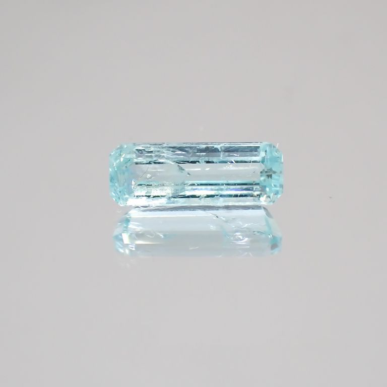 パライバトルマリン(宝石名トルマリン/別名パライバ・トルマリン) モザンビーク産 0.90ct 識別済[20129258]9.5×3.4mm前後