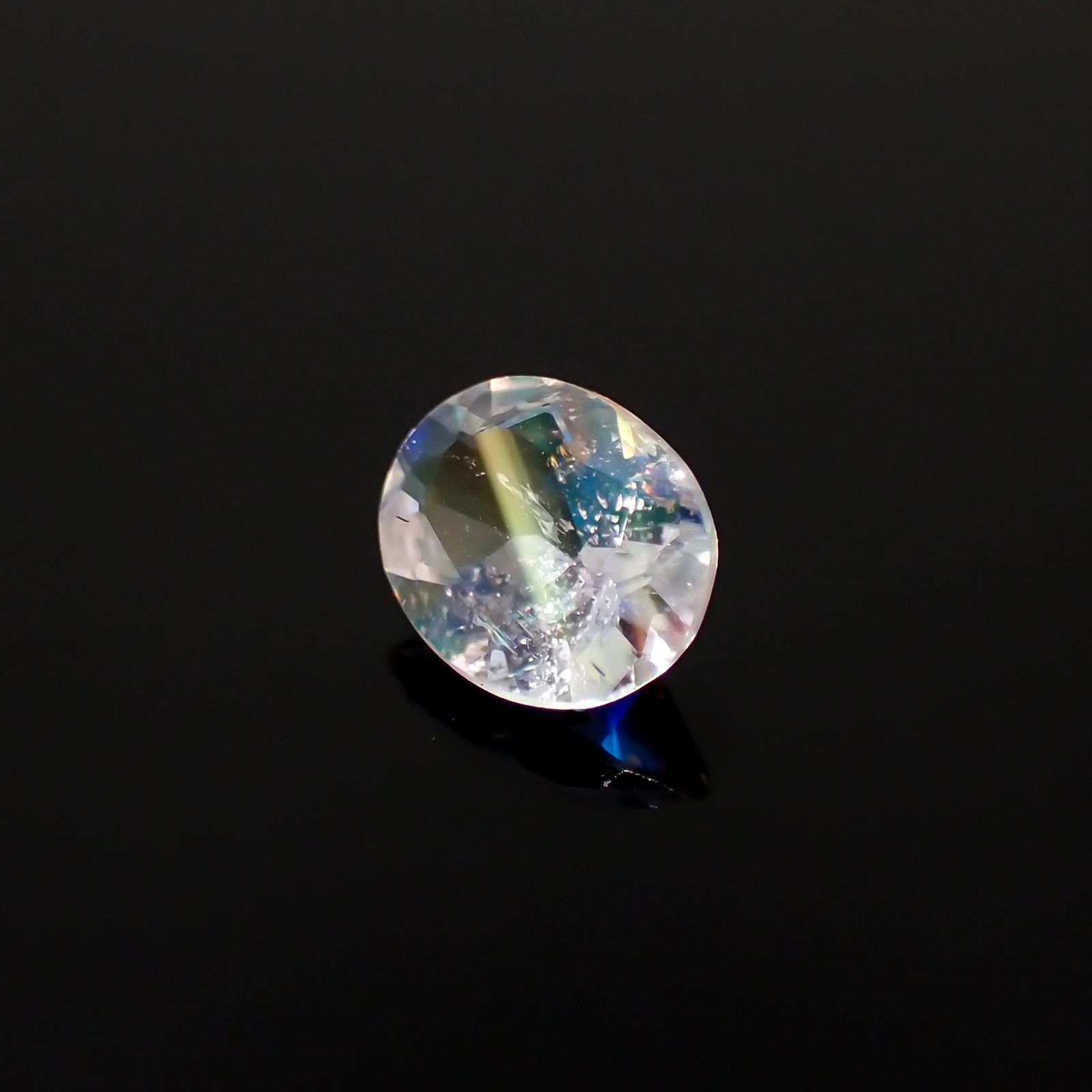 レインボームーンストーン(宝石名ラブラドライト)タンザニア産 0.52ct 識別済[230321262]6.3x4.9mm前後