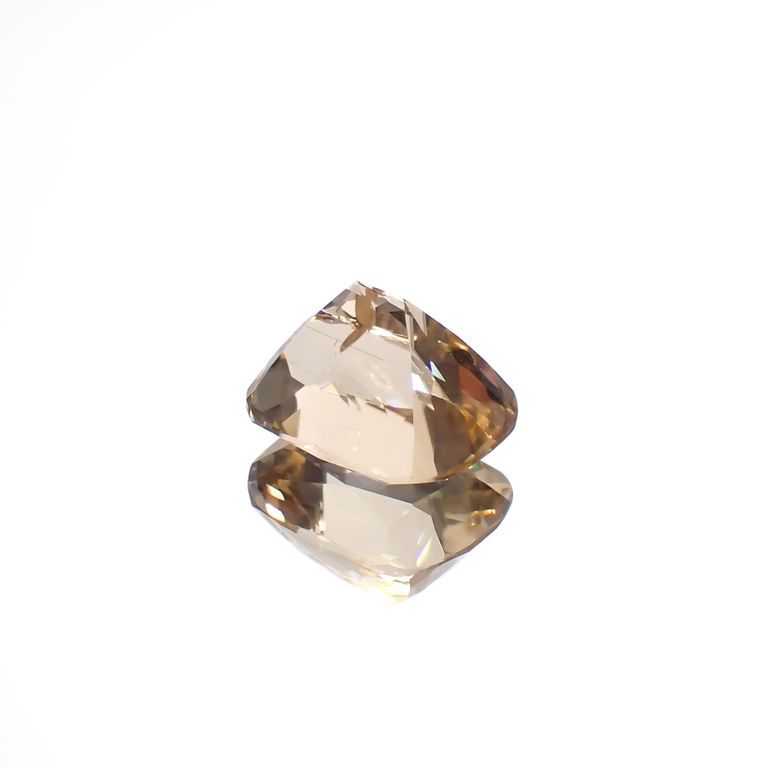 イエロースキャポライト フルオレッセンス(宝石名イエロー・スキャポライト)アフガニスタン産 3.432ct ソ付(彩珠)[221018468]10.3x8mm前後