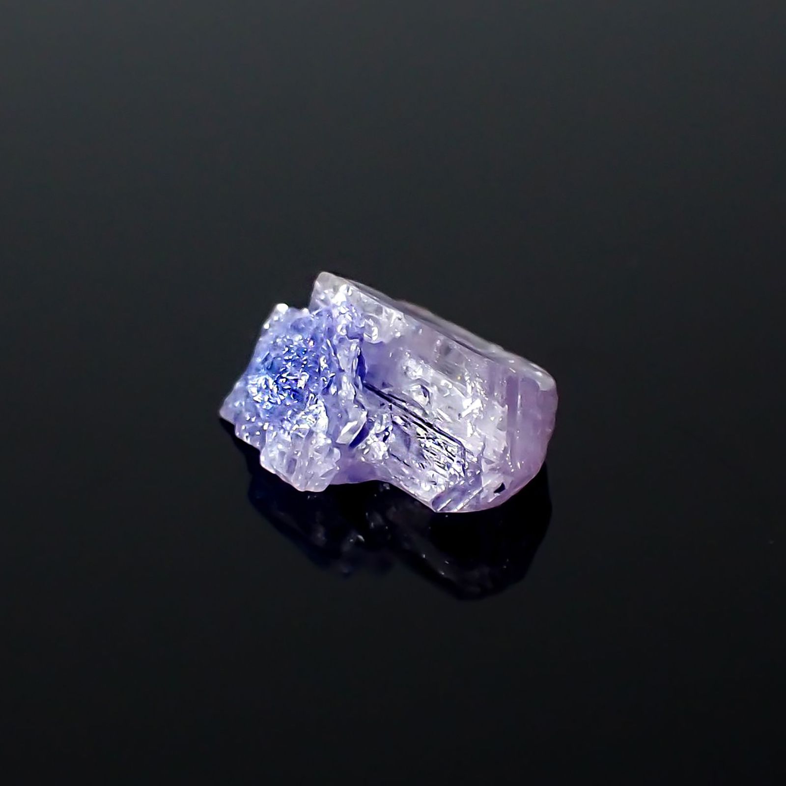 バイカラータンザナイト 原石 タンザニア産 4.24ct / 12.6x9.9mm前後 [260424987]