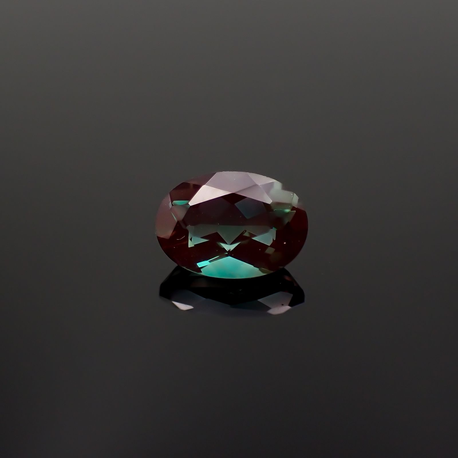 カラーチェンジアンデシン モンゴル産 0.71ct[230421477]6.9x5mm前後