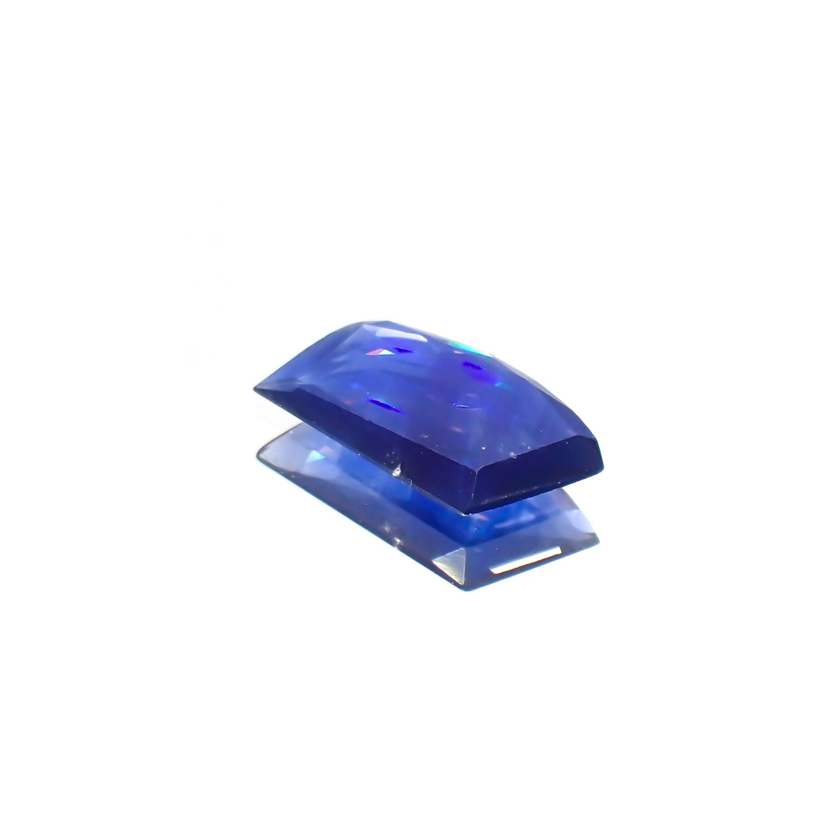 ◇カスタムカット◇サファイア(宝石名サファイア) マダガスカル産 0.84ct 識別済[210813190]9.2×5mm前後