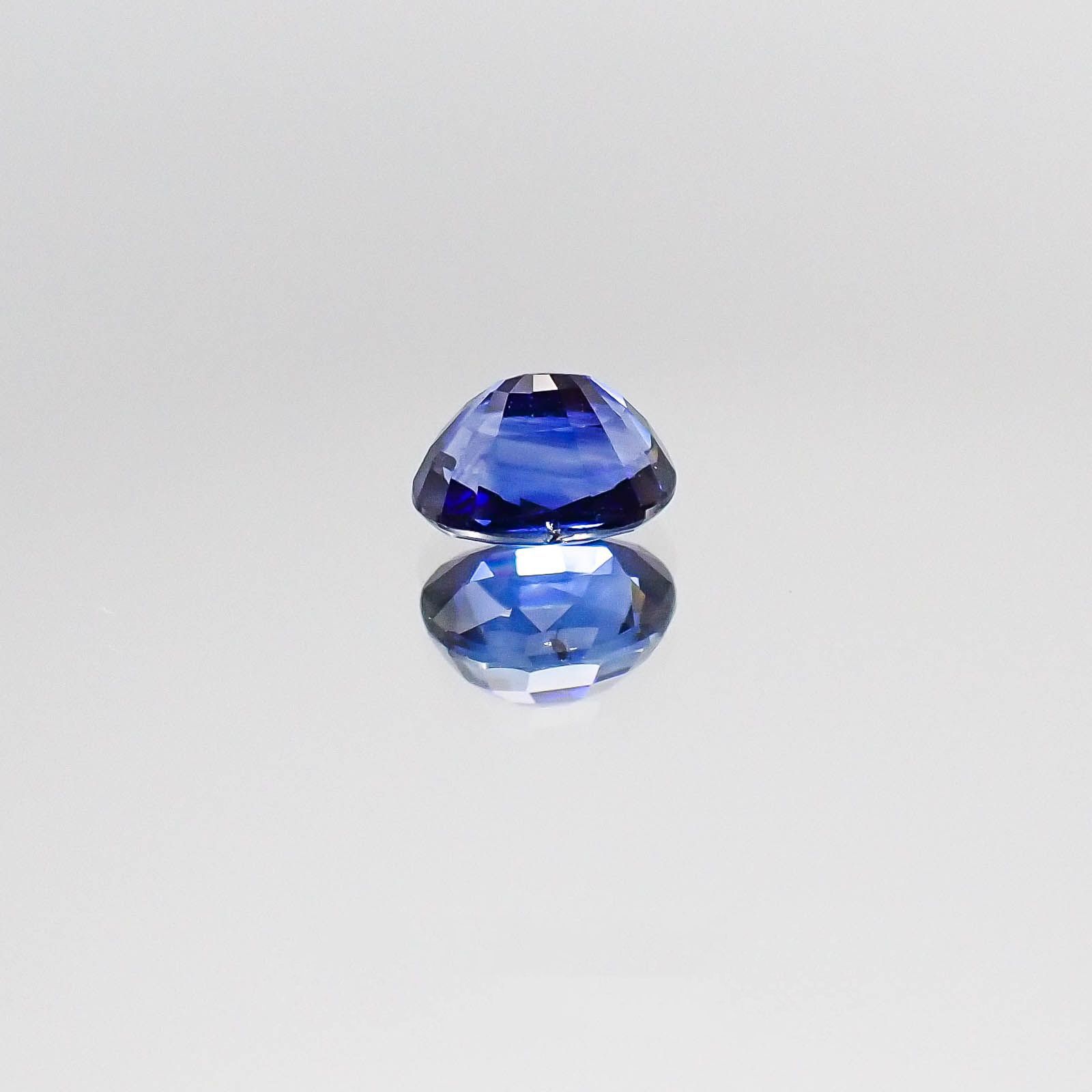 サファイア(宝石名サファイア)スリランカ産 0.91ct 識別済[220717112]5.9x4.2mm前後