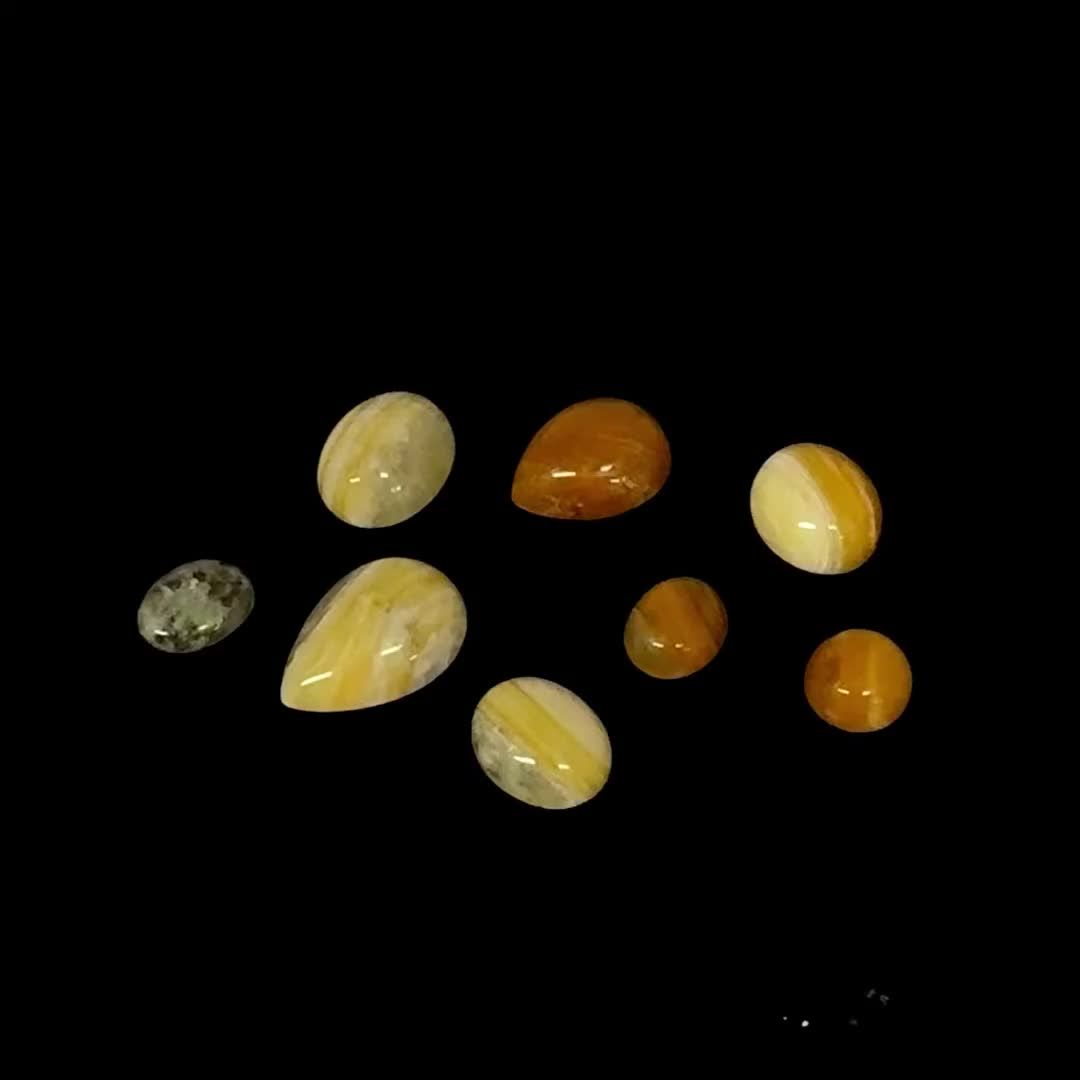 蛍光する新種鉱物・北海道石とは｜発見の物語、希少性、北海道オパール