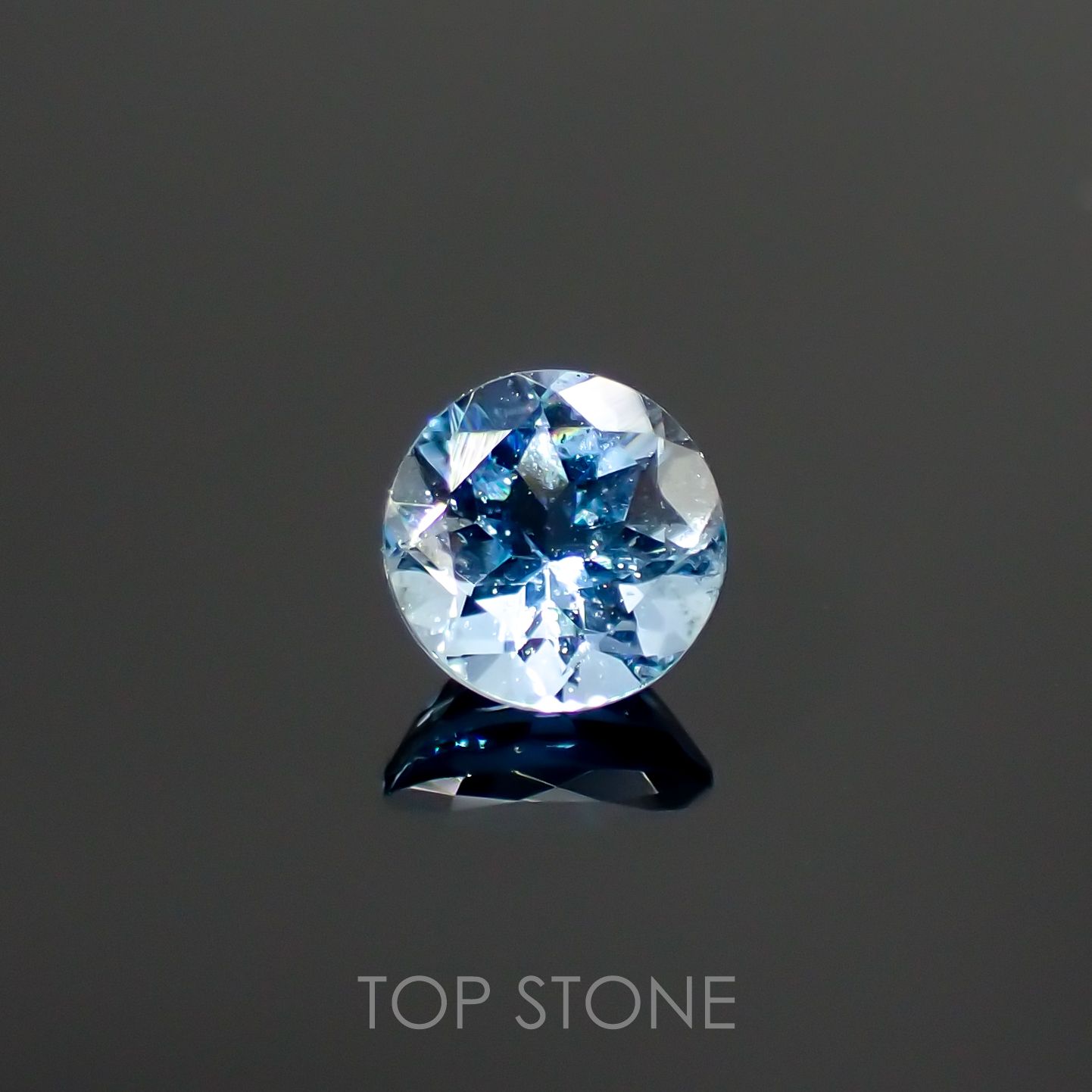 アクアマリン サンタマリアカラー(宝石名アクアマリン) モザンビーク産 0.47ct 識別済[210912603]4.9×4.9mm前後