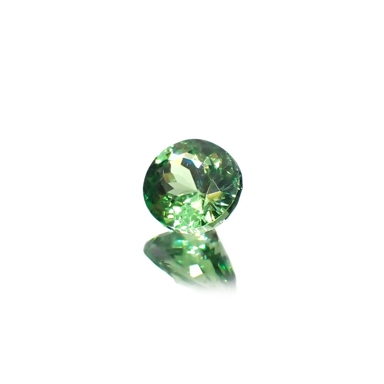ミントガーネット(宝石名グリーン グロッシュラー・ガーネット)タンザニア産 0.36ct 識別済[230119973]4.6x4mm前後