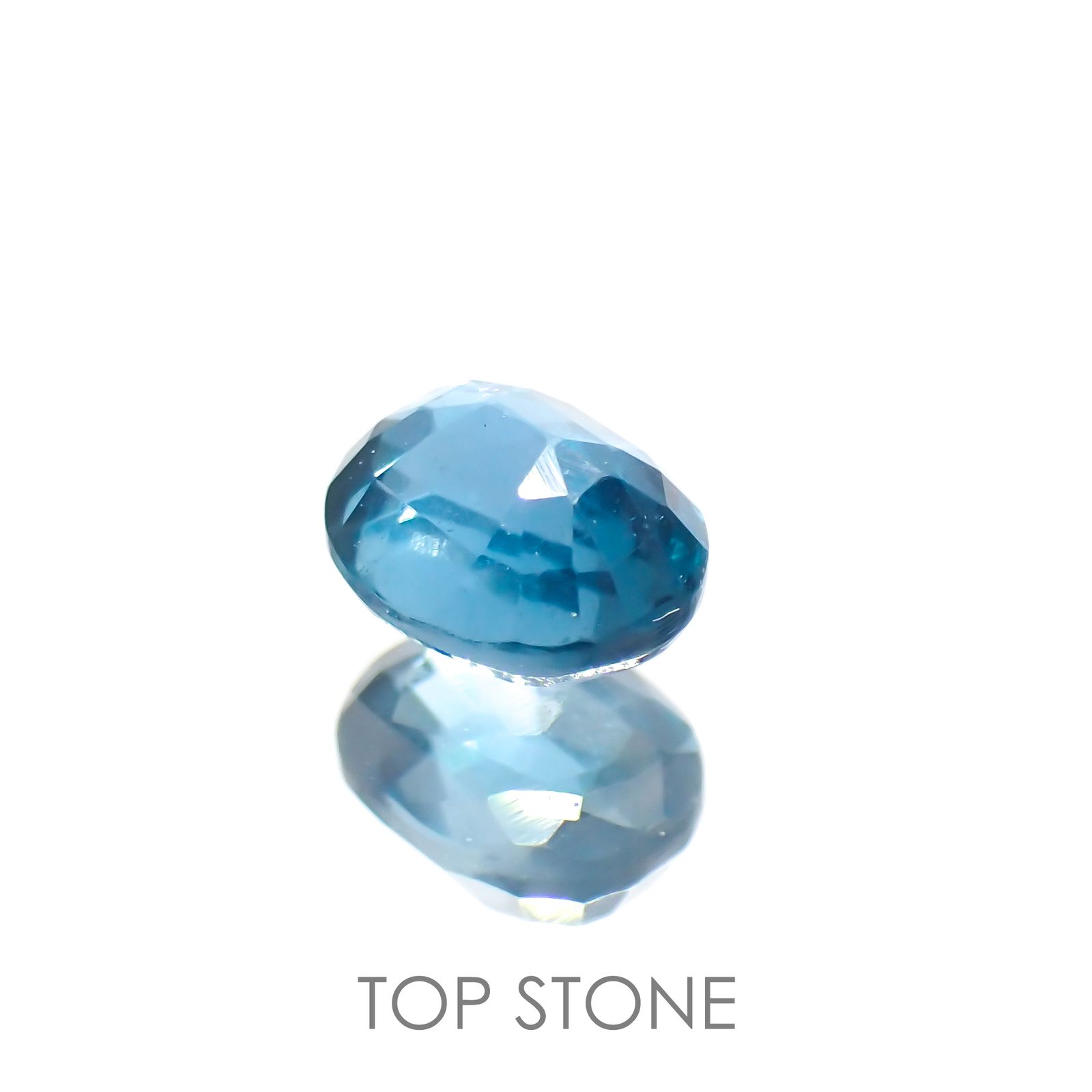 オーシャンブルーカイヤナイト(宝石名カイヤナイト) インド・オリッサ州産 0.56ct 識別済[210812359]4.9×4mm前後