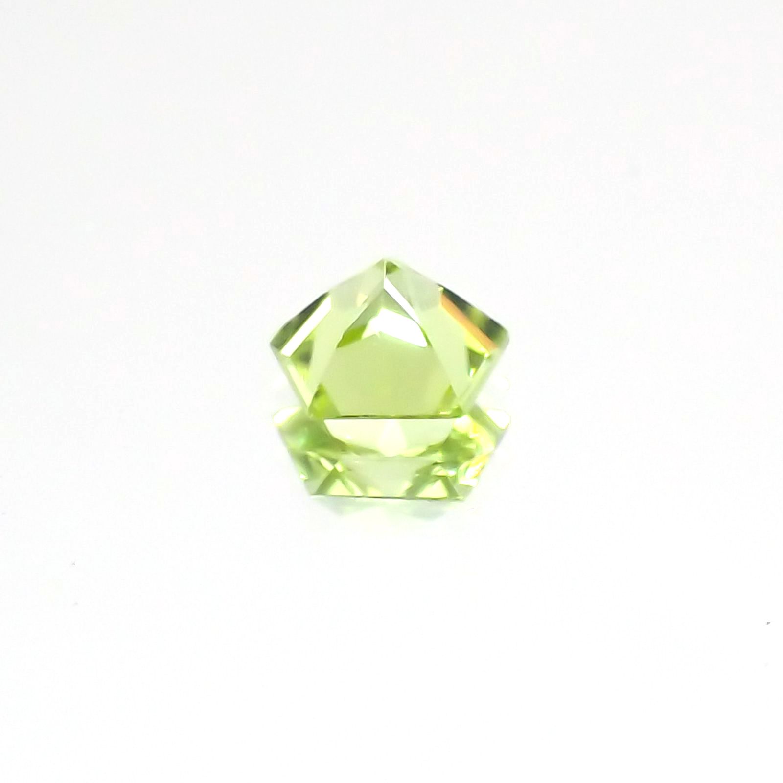 <ランダムセレクト1個販売> ◇ペンタゴンカット◇ペリドットSA(宝石名ペリドット) アメリカ産 0.49ct前後 識別済[210310172]5.1×5.3mm前後