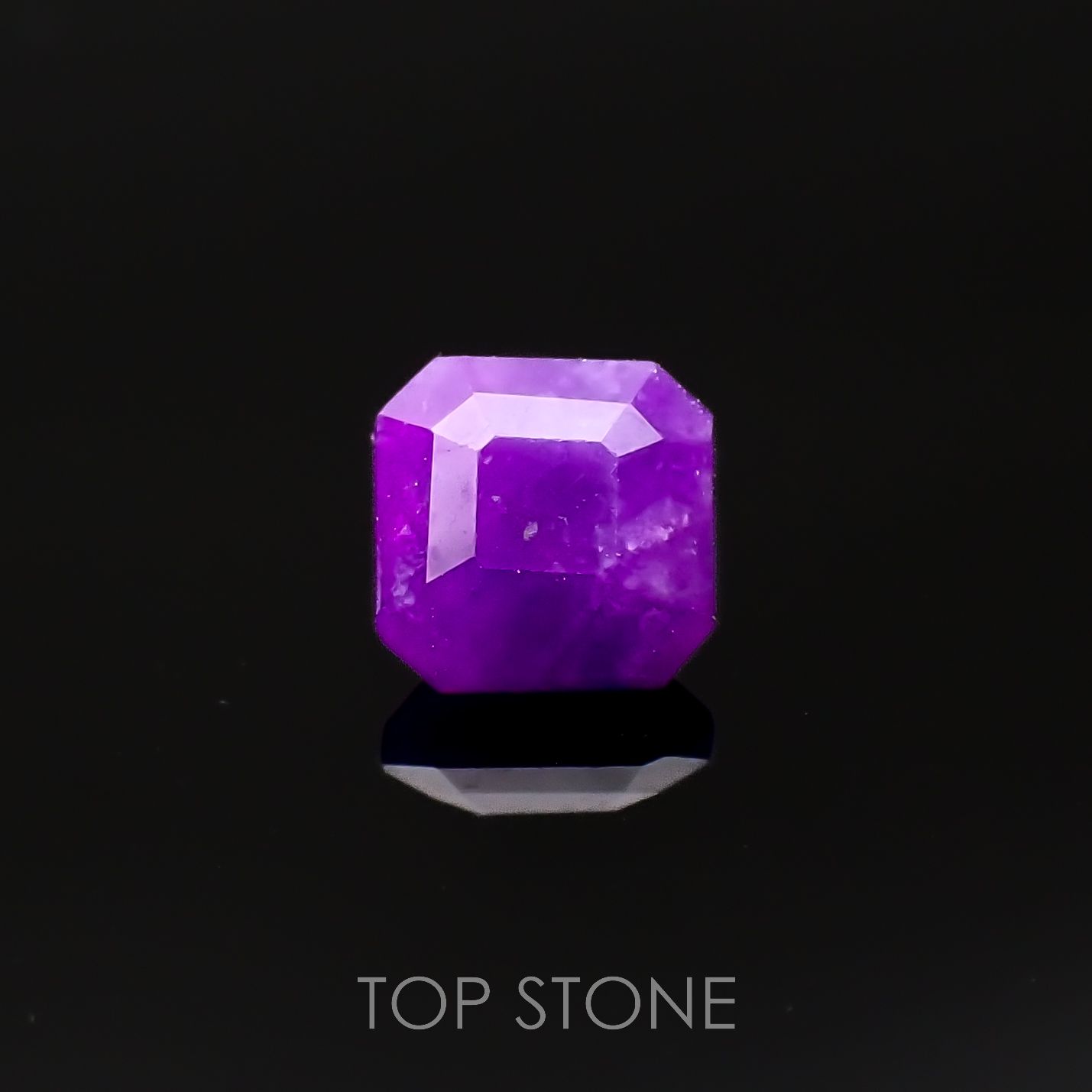 スギライト 南アフリカ産 0.48ct[220917609]4.6x4.6mm前後