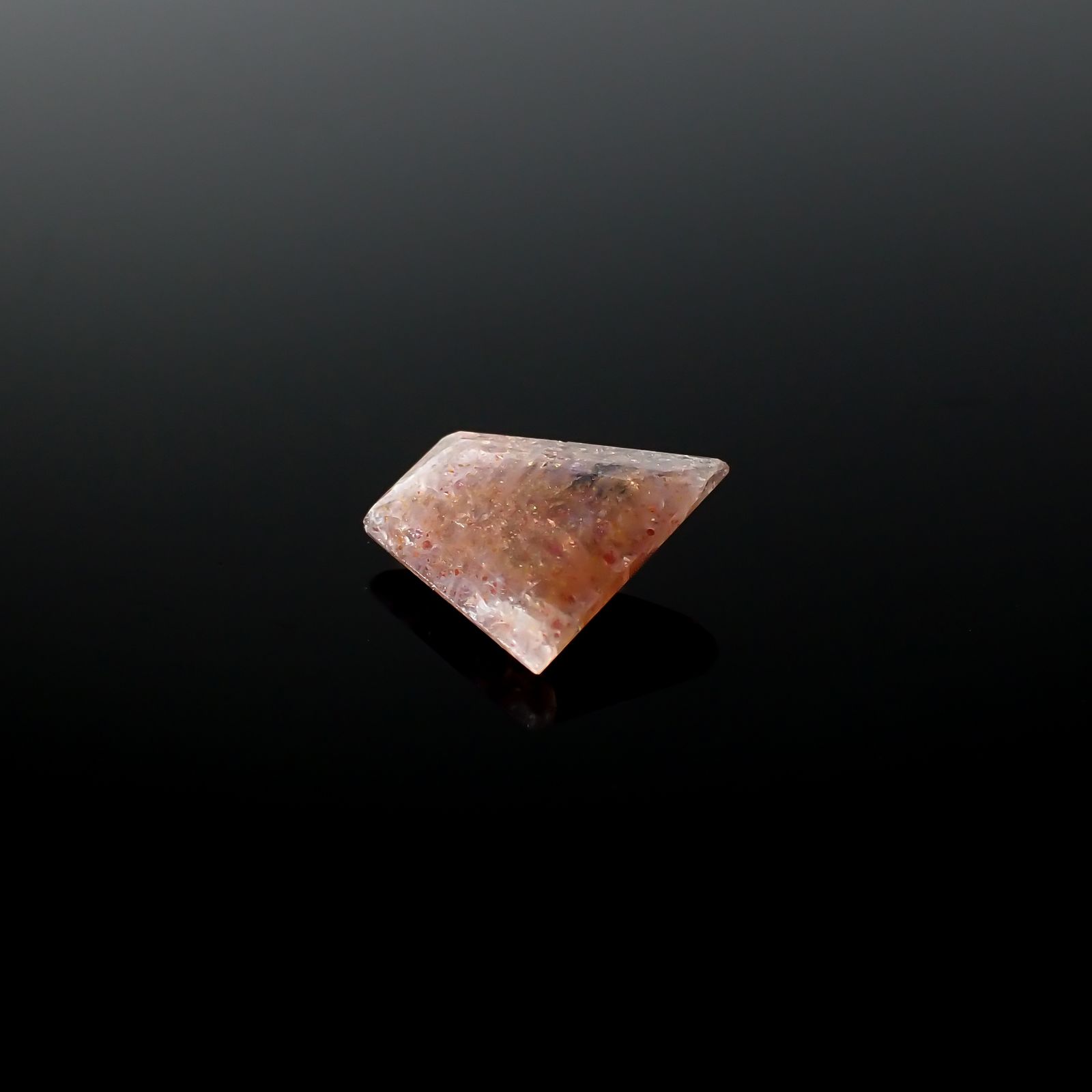 ◇カスタムカット◇ブラッドショットアイオライト インド産 2.63ct[240125391]10.8x10.6mm前後