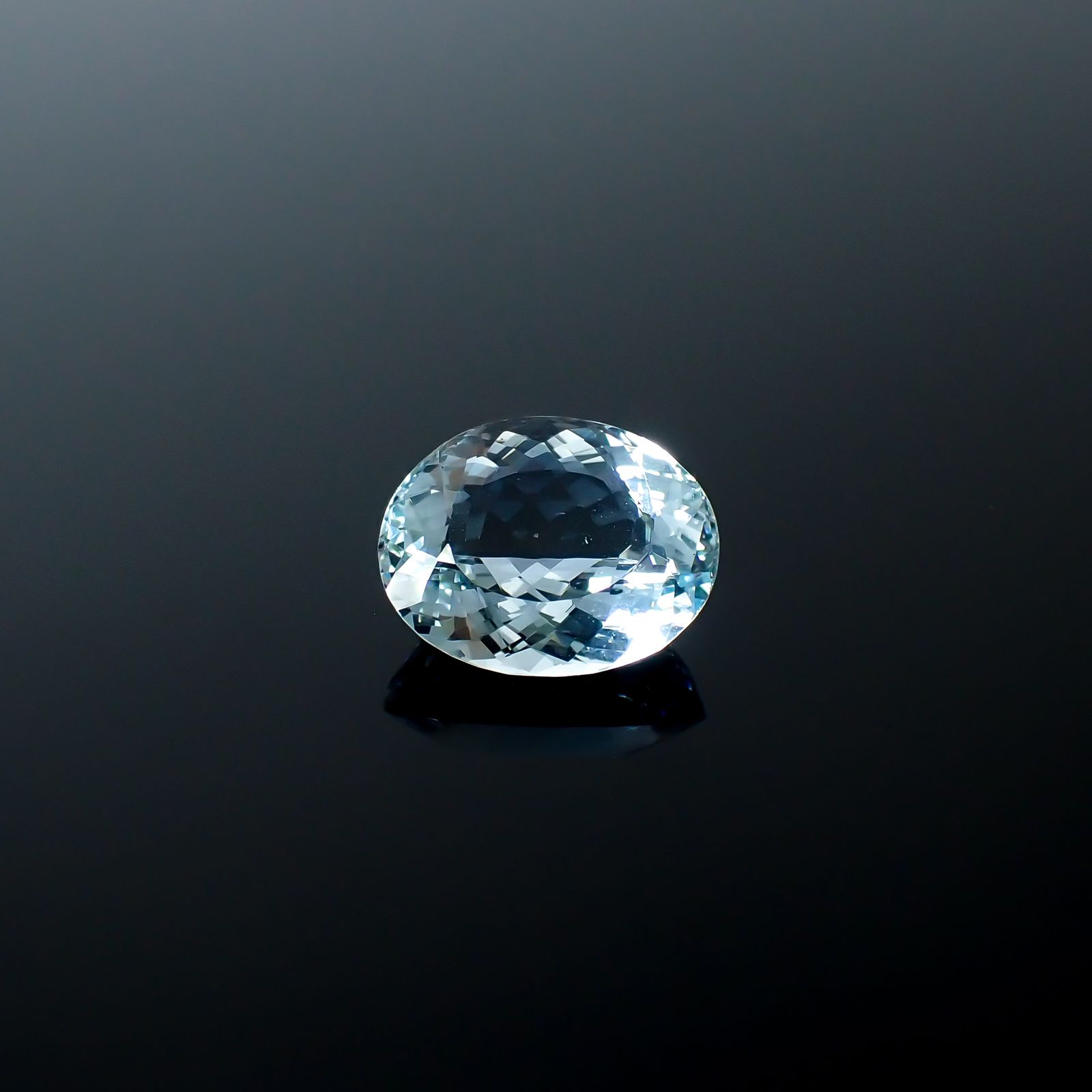 アクアマリン モザンビーク産 4.03ct[240125409]11.8x9.4mm前後